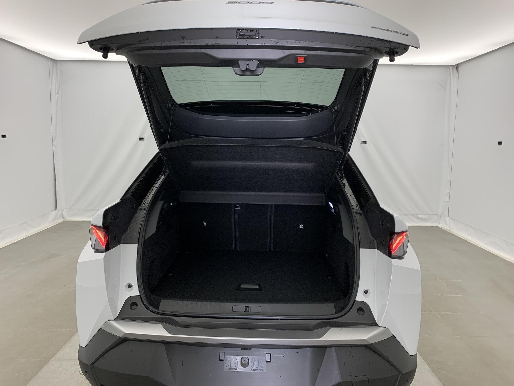 Peugeot 3008 Hybrid 145 e-DCS6 GT (2025) - Photo 11