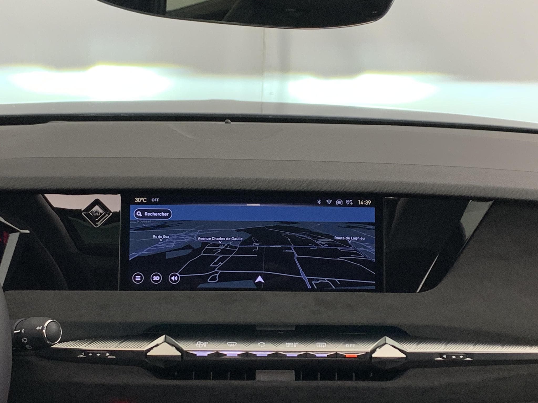 DS Automobiles DS4 Hybride 145 e-DCT6 Etoile - Alcantara (2025) - Photo 18