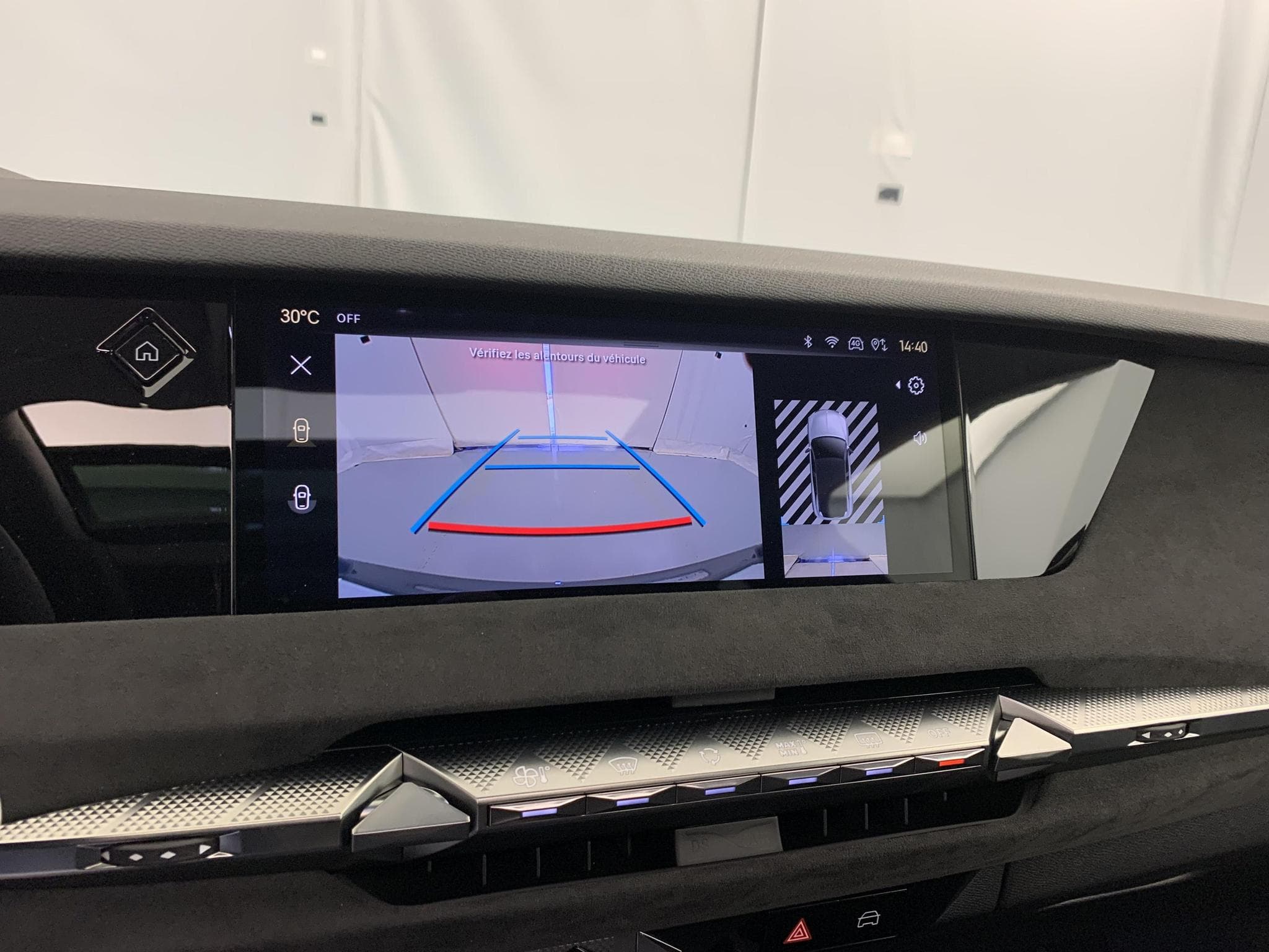 DS Automobiles DS4 Hybride 145 e-DCT6 Etoile - Alcantara (2025) - Photo 19