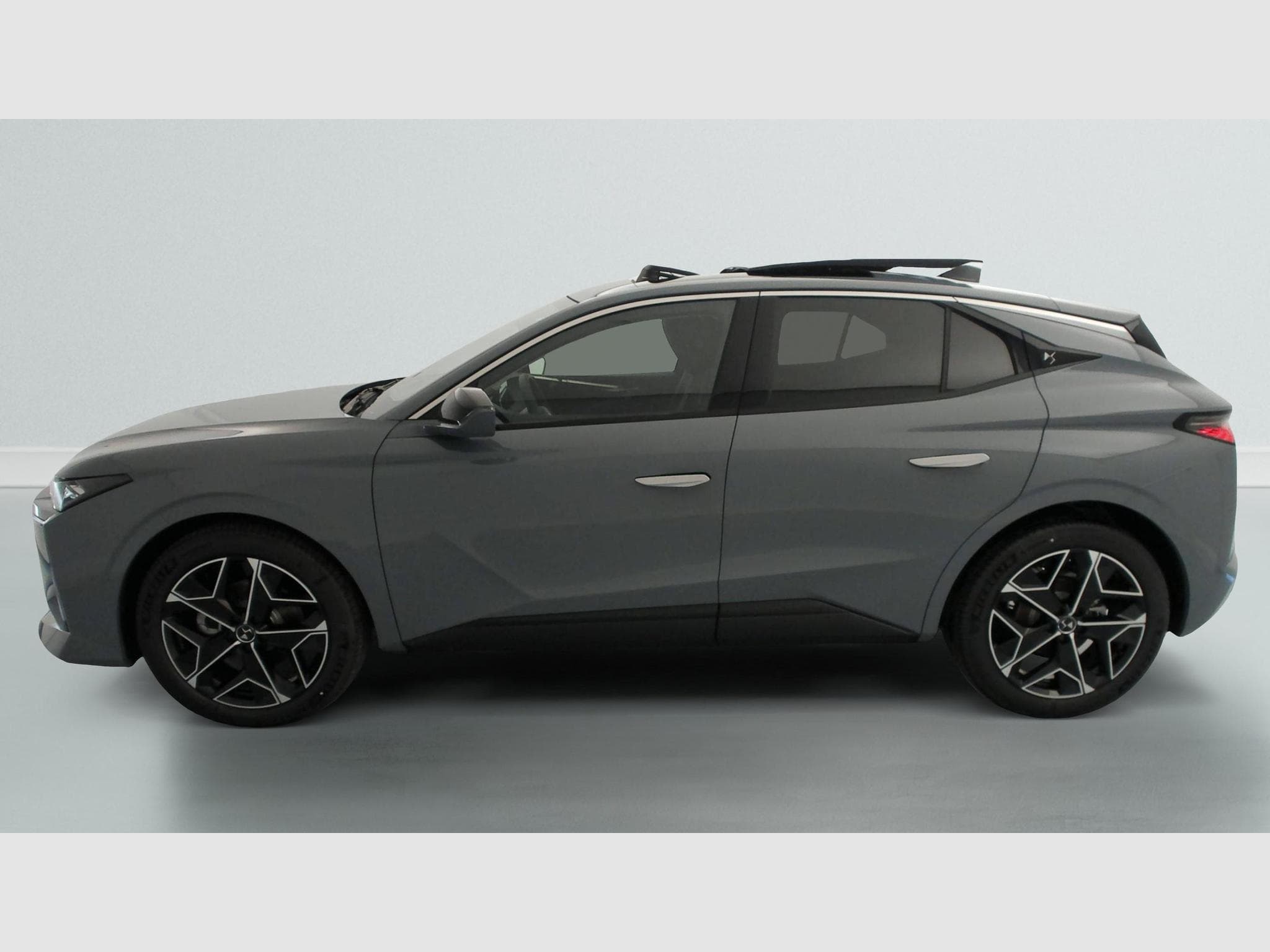 DS Automobiles DS4 Hybride 145 e-DCT6 Etoile - Alcantara (2025) - Photo 4