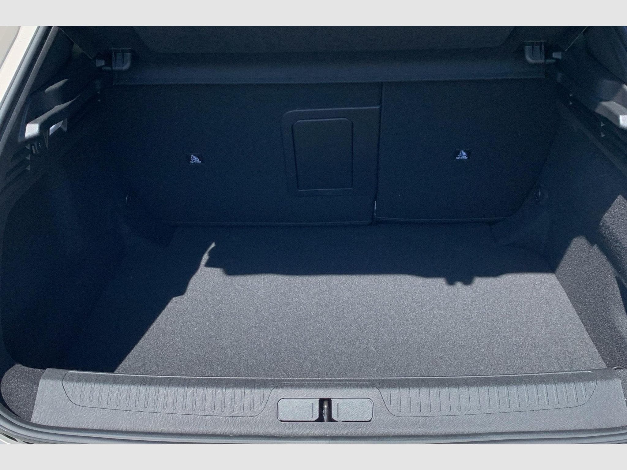 DS Automobiles DS4 Hybride 145 e-DCT6 Etoile - Alcantara (2025) - Photo 11