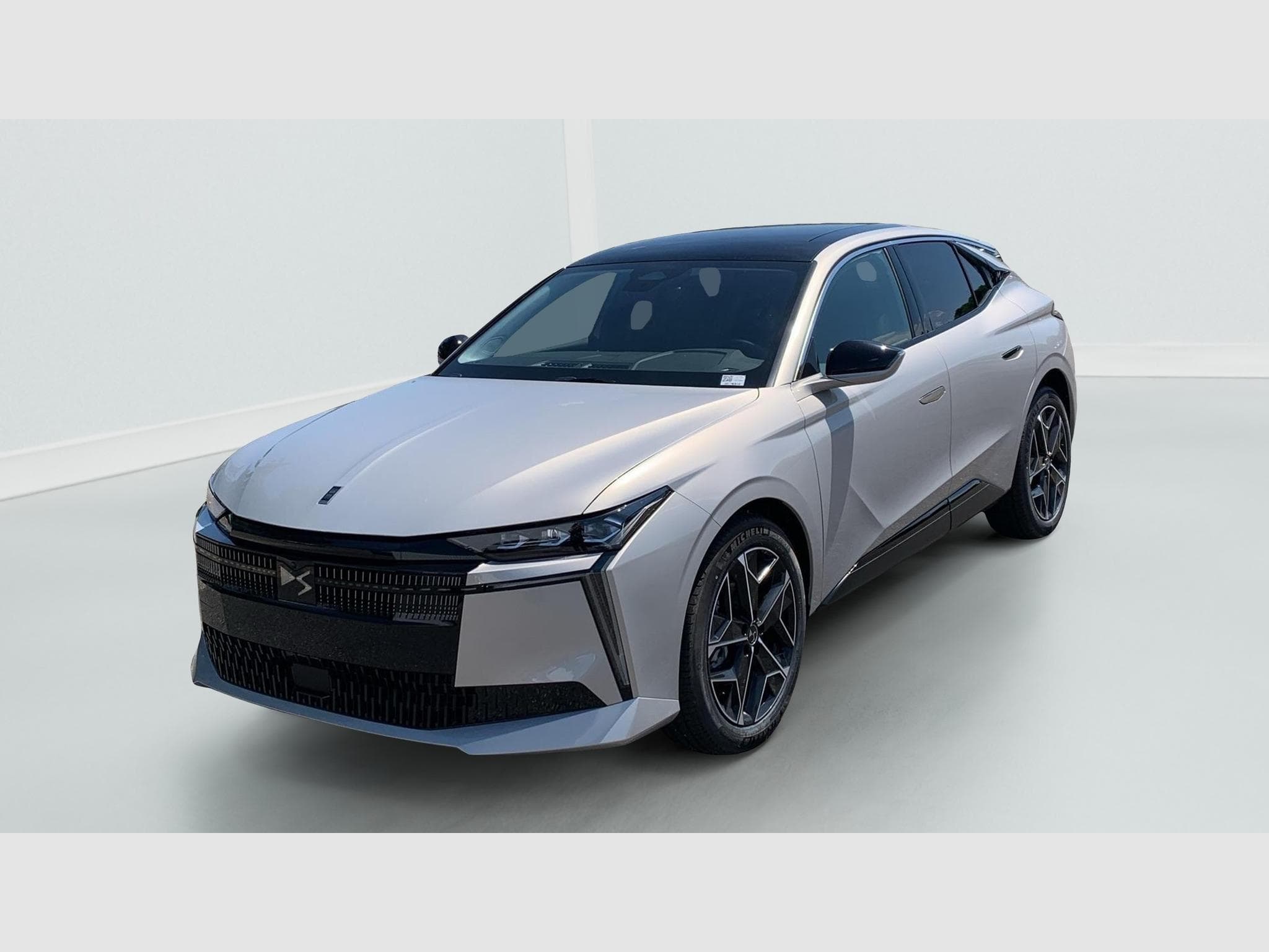 DS Automobiles DS4 Hybride 145 e-DCT6 Etoile - Alcantara (2025) - Photo 3