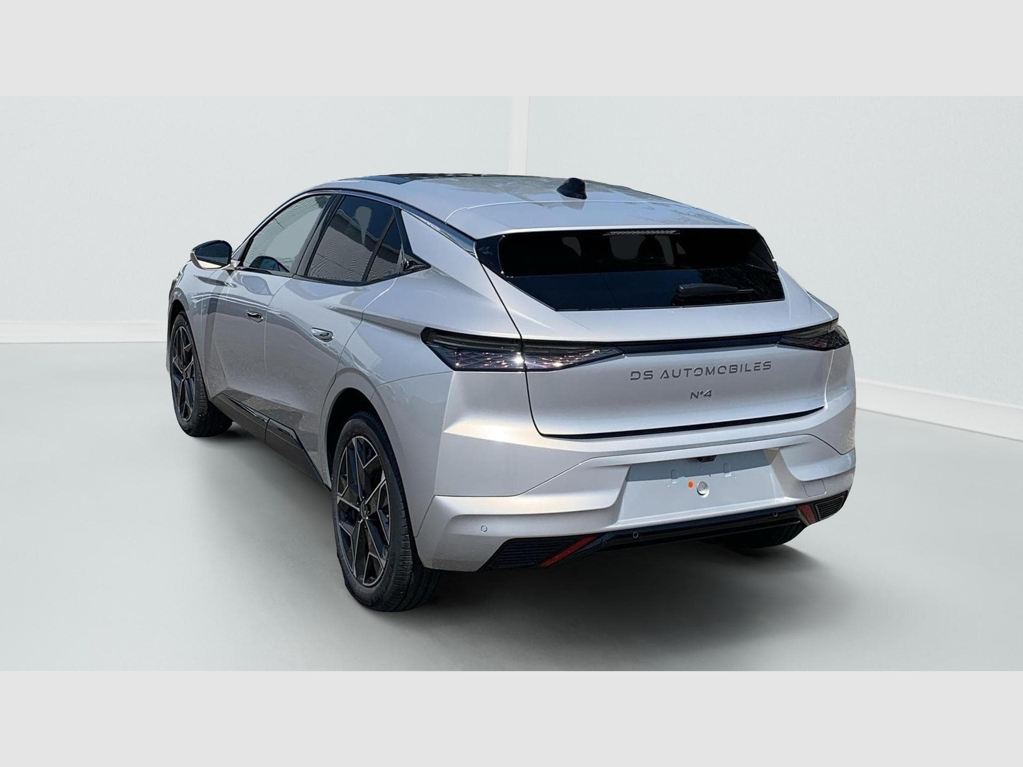 DS Automobiles DS4 Hybride 145 e-DCT6 Etoile - Alcantara (2025) - Photo 5