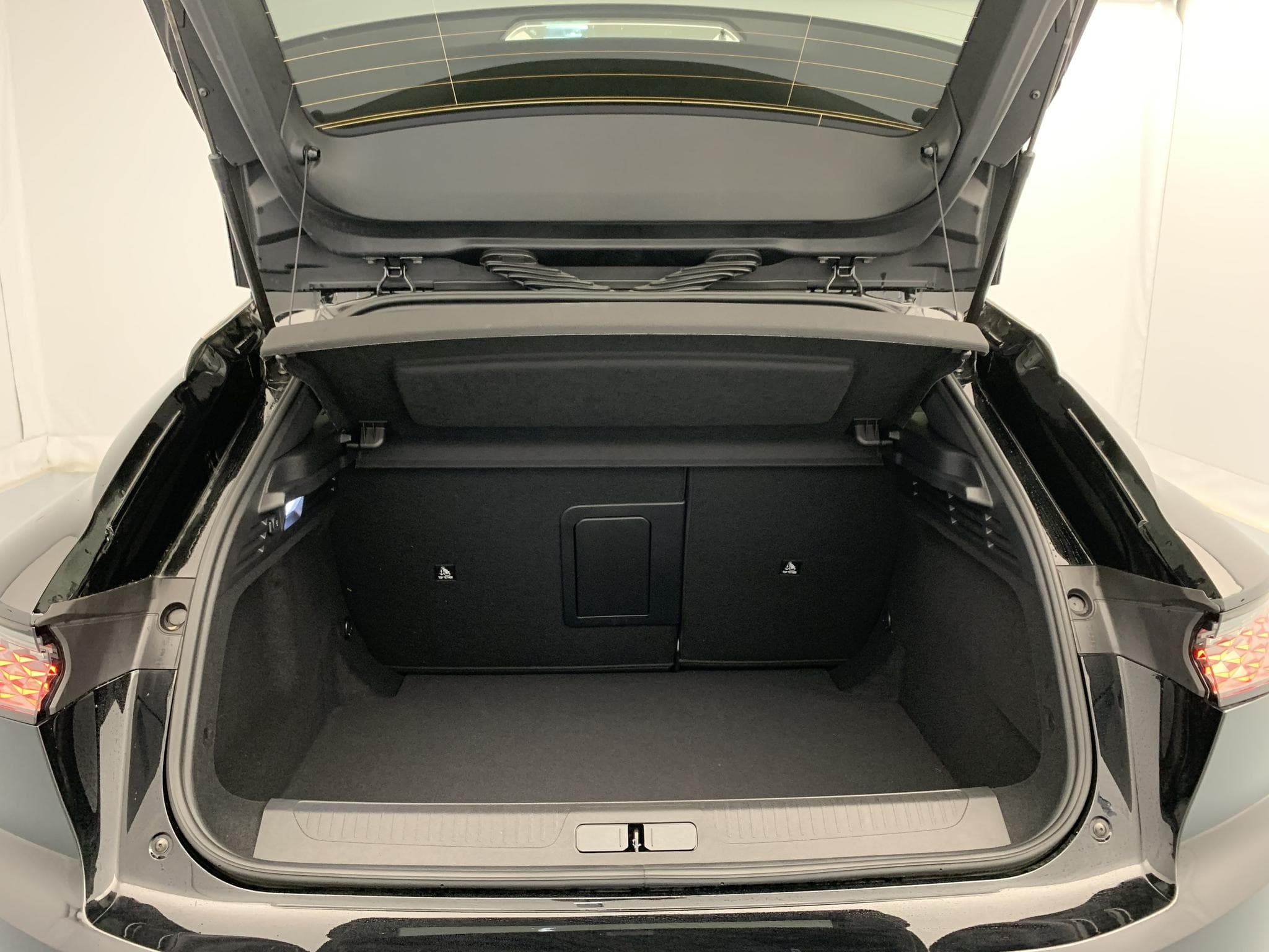DS Automobiles DS4 Hybride 145 e-DCT6 Etoile - Alcantara (2025) - Photo 11