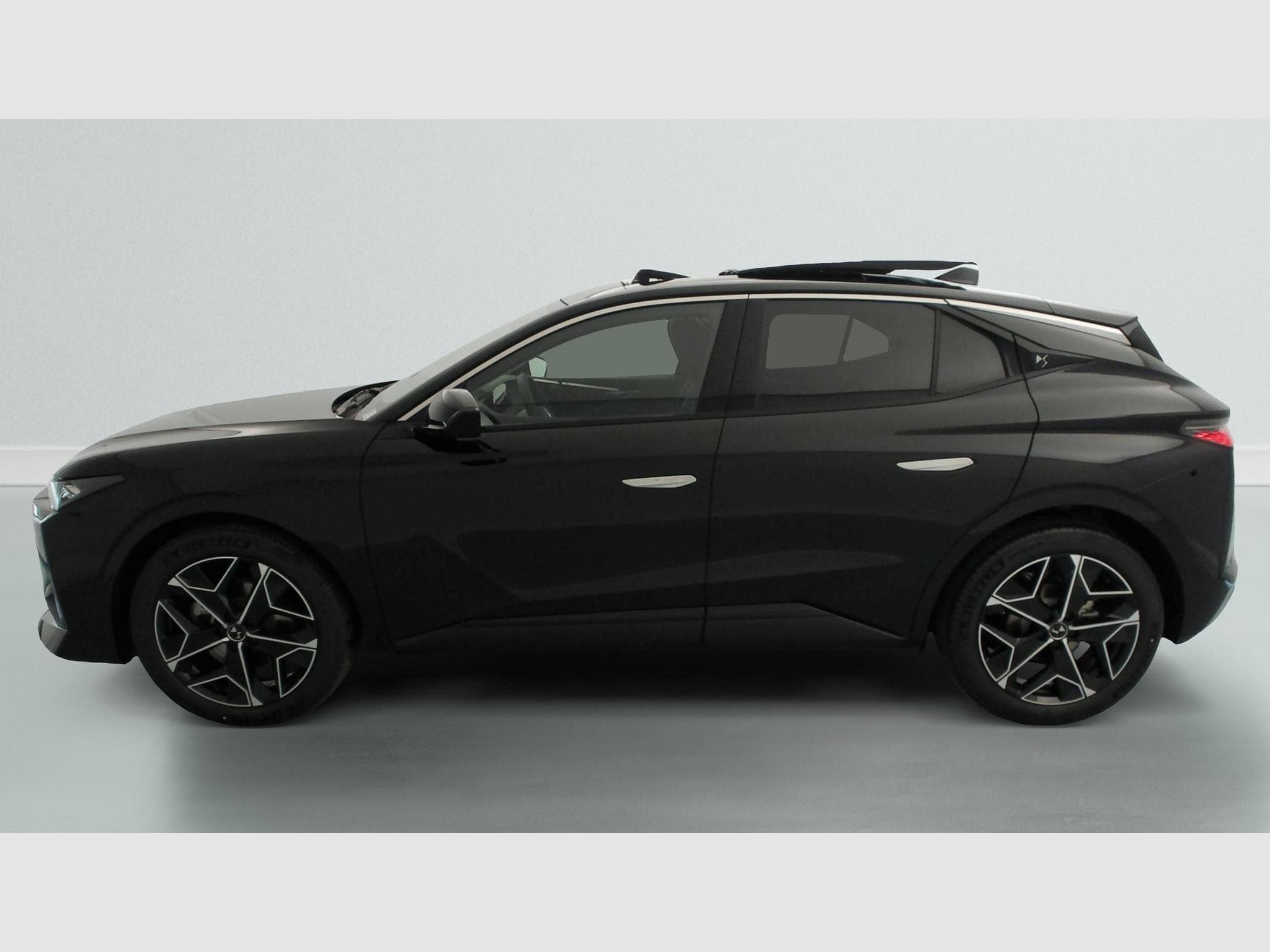 DS Automobiles DS4 Hybride 145 e-DCT6 Etoile - Alcantara (2025) - Photo 4