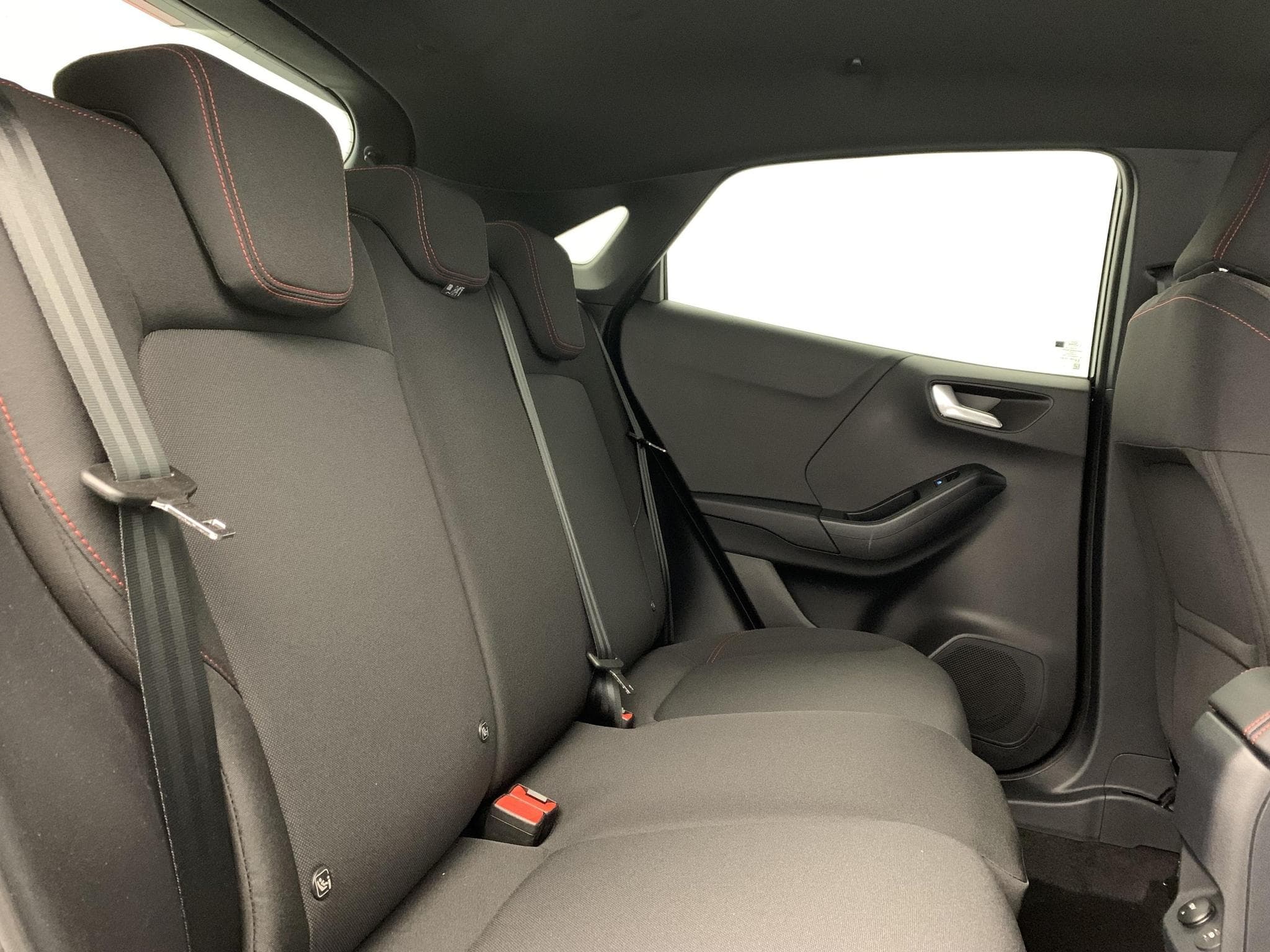 Ford PUMA 1.0 EcoBoost 125 ch mHEV S&S Powershift ST-Line (2026) - Photo 10