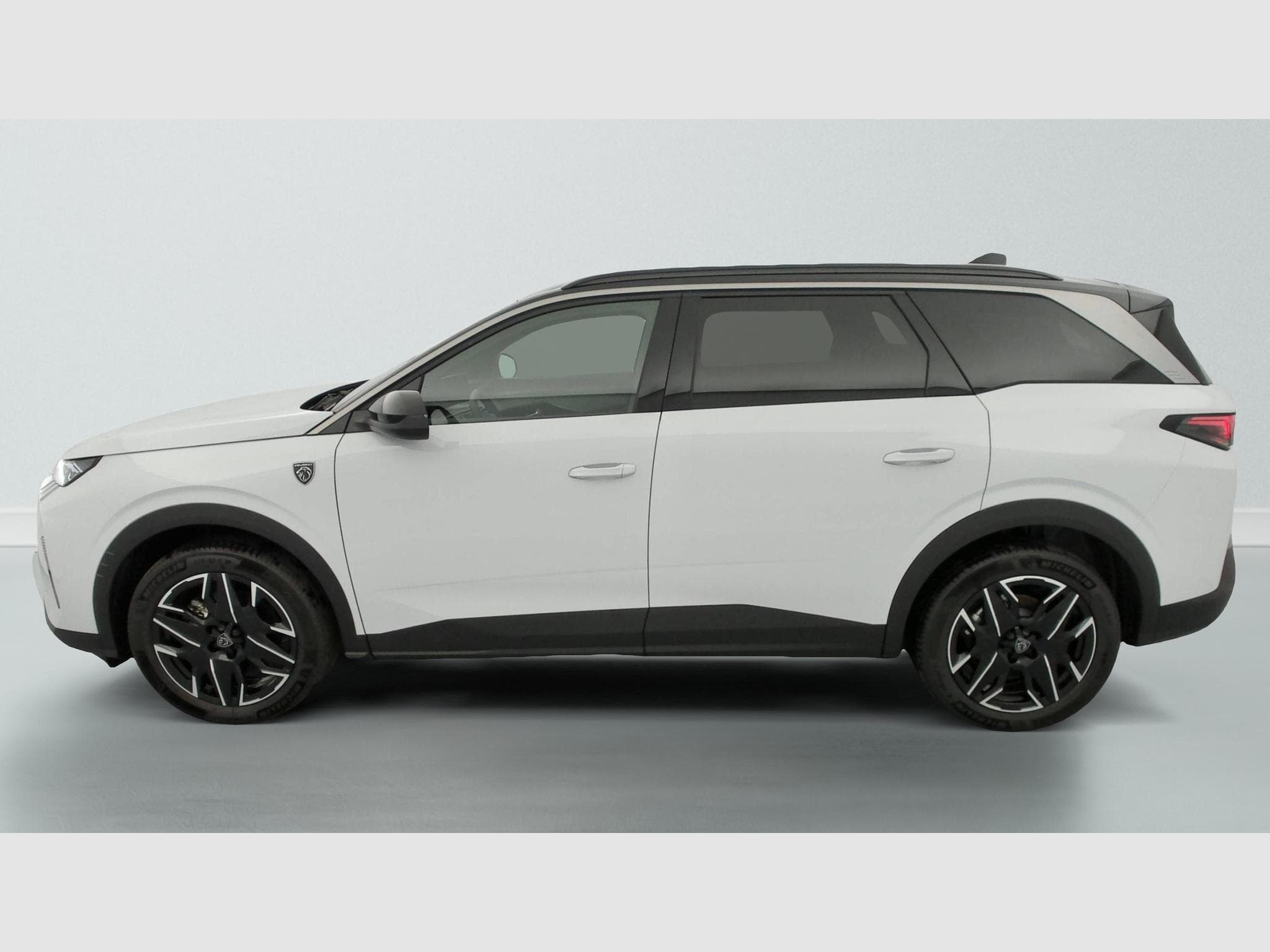 Peugeot 5008 Hybrid 145 e-DCS6 GT (2025) - Foto 4