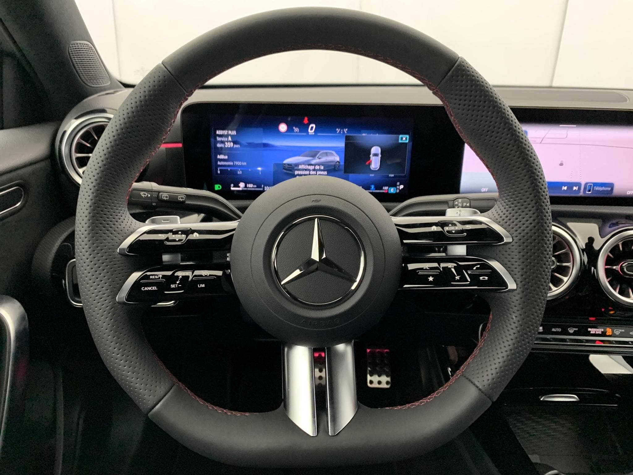 Mercedes CLASSE A 200 d 8G-DCT AMG Line (2025) - Foto 15