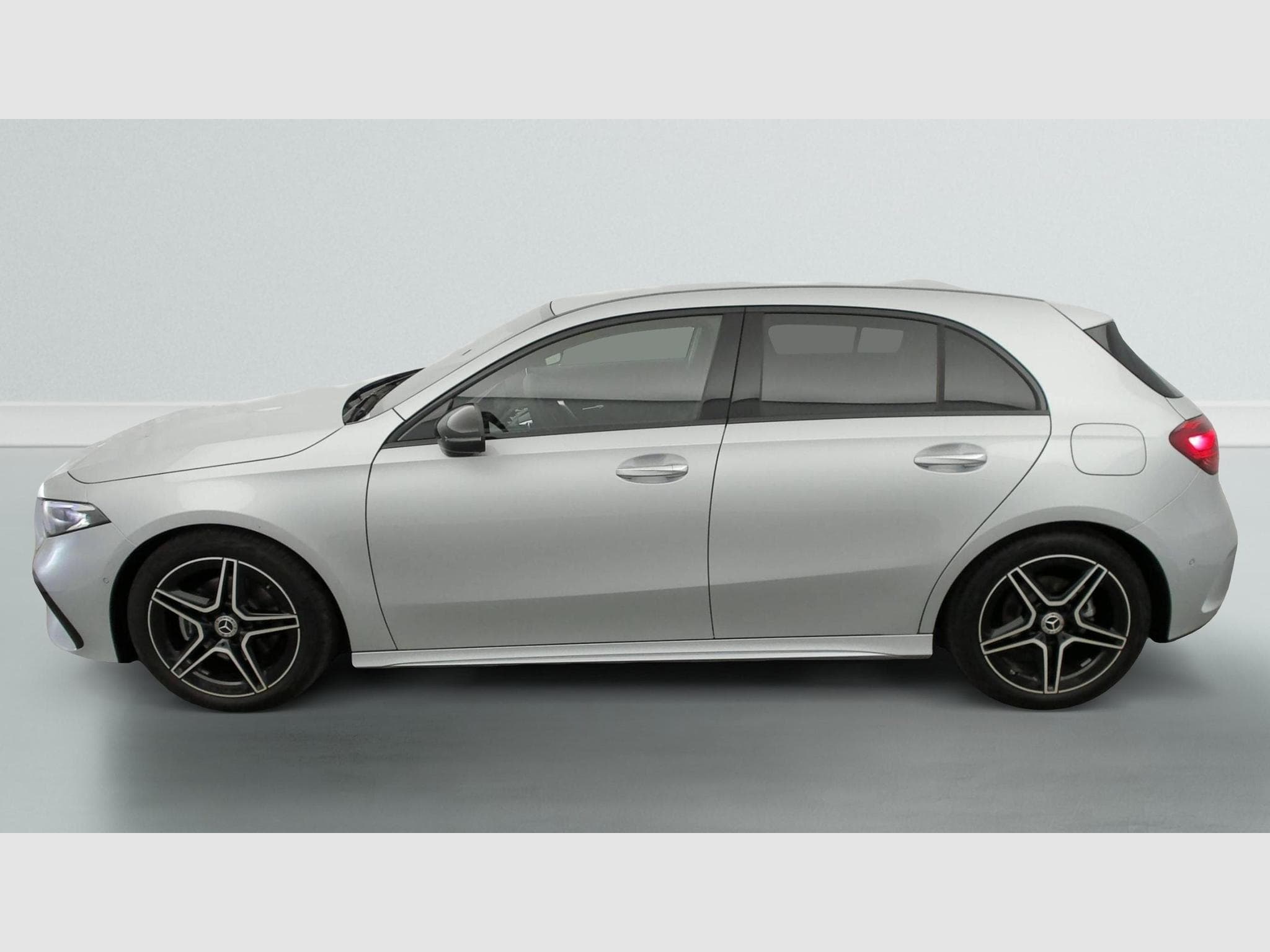 Mercedes CLASSE A 200 d 8G-DCT AMG Line (2025) - Foto 4