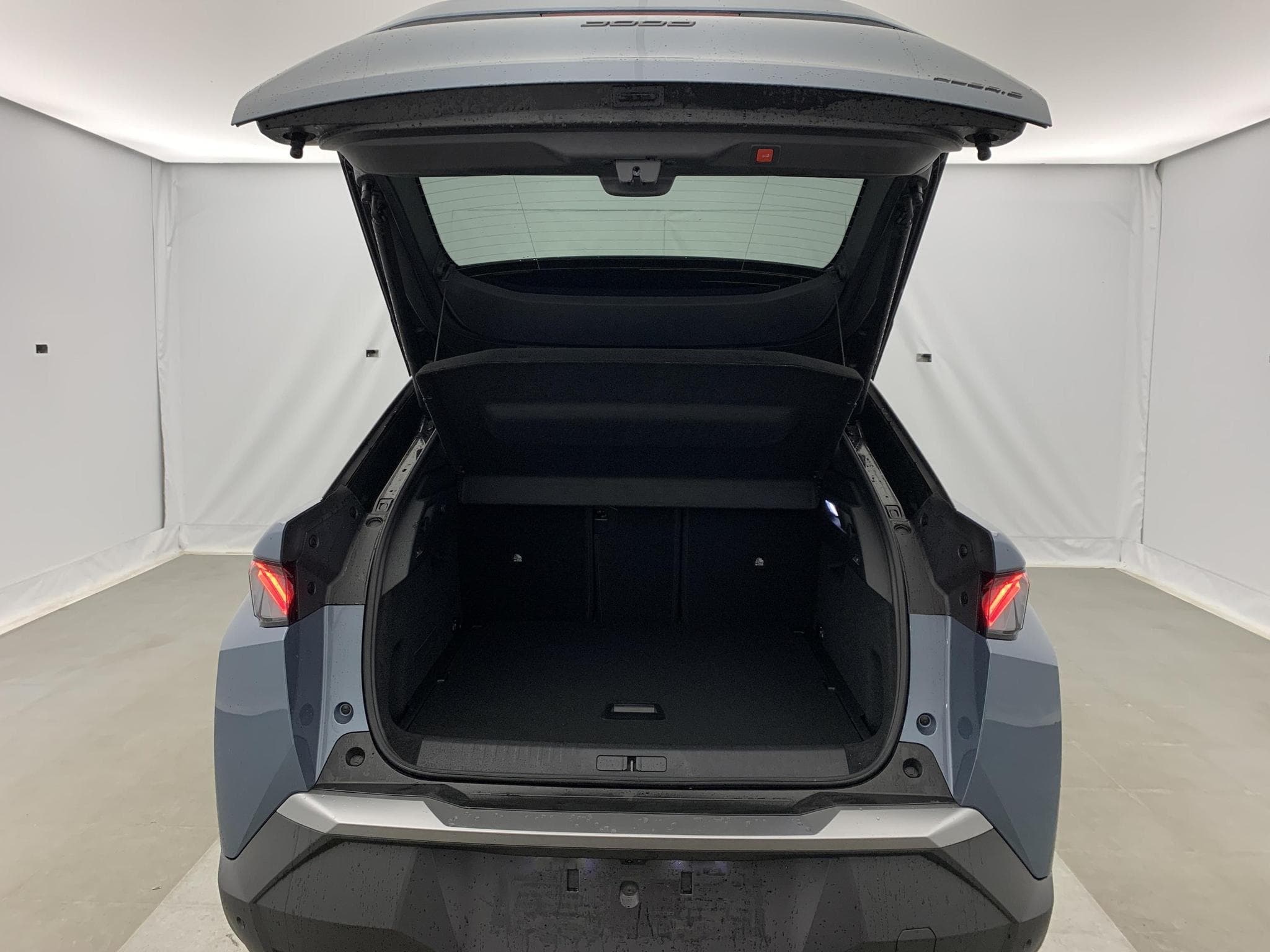 Peugeot 3008 Hybrid 145 e-DCS6 GT (2025) - Foto 12