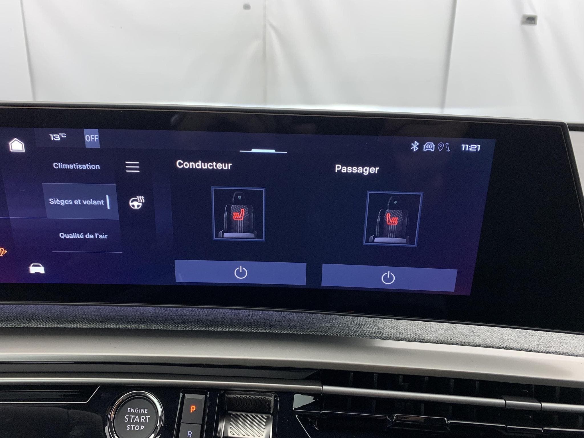 Peugeot 3008 Hybrid 145 e-DCS6 GT (2025) - Foto 20