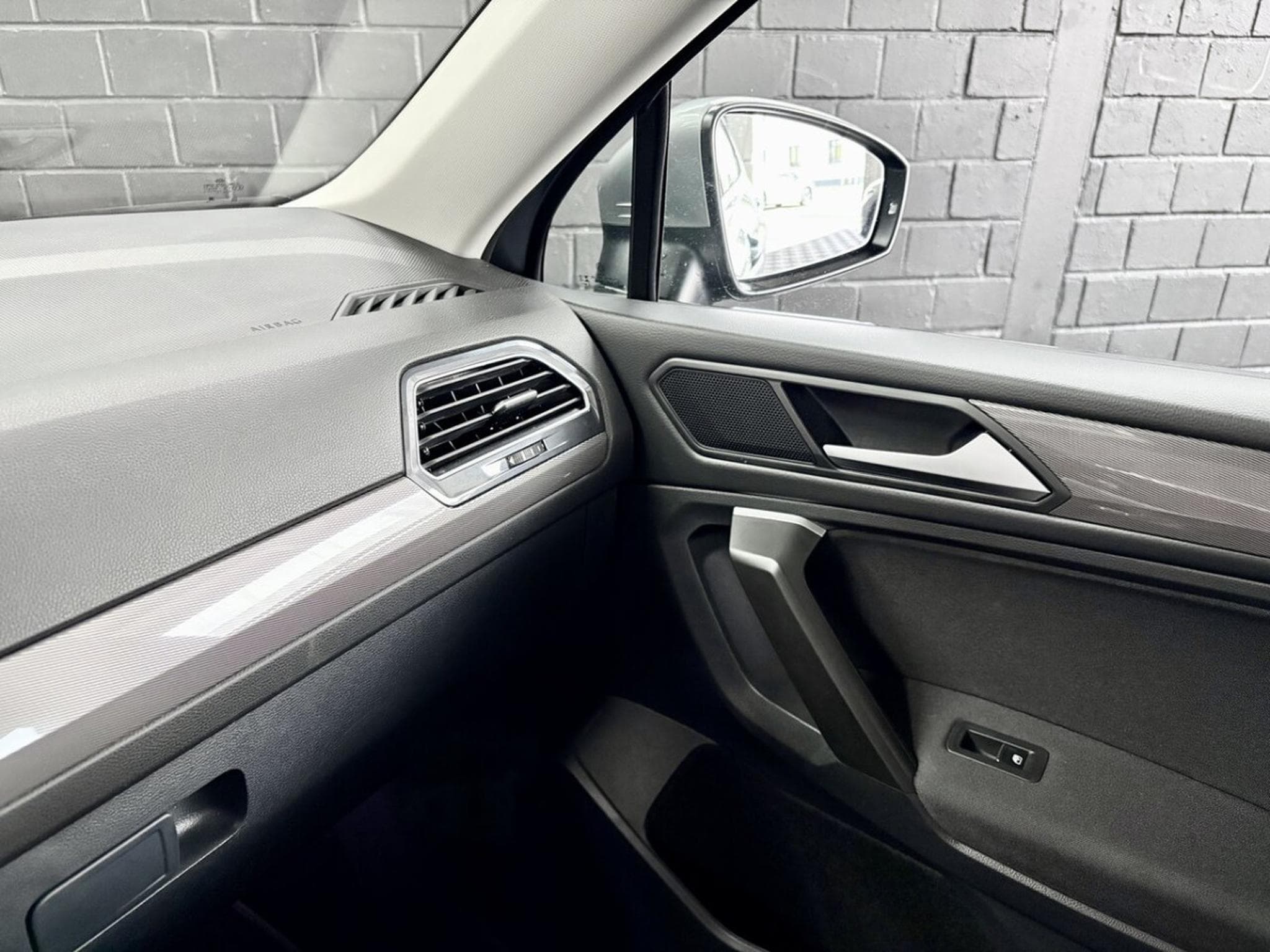 VW Tiguan Life 1.5 TSI 150 CV DSG7 *7 PLACES *ATTELAGE* *HAYON* (2025) - Foto 15