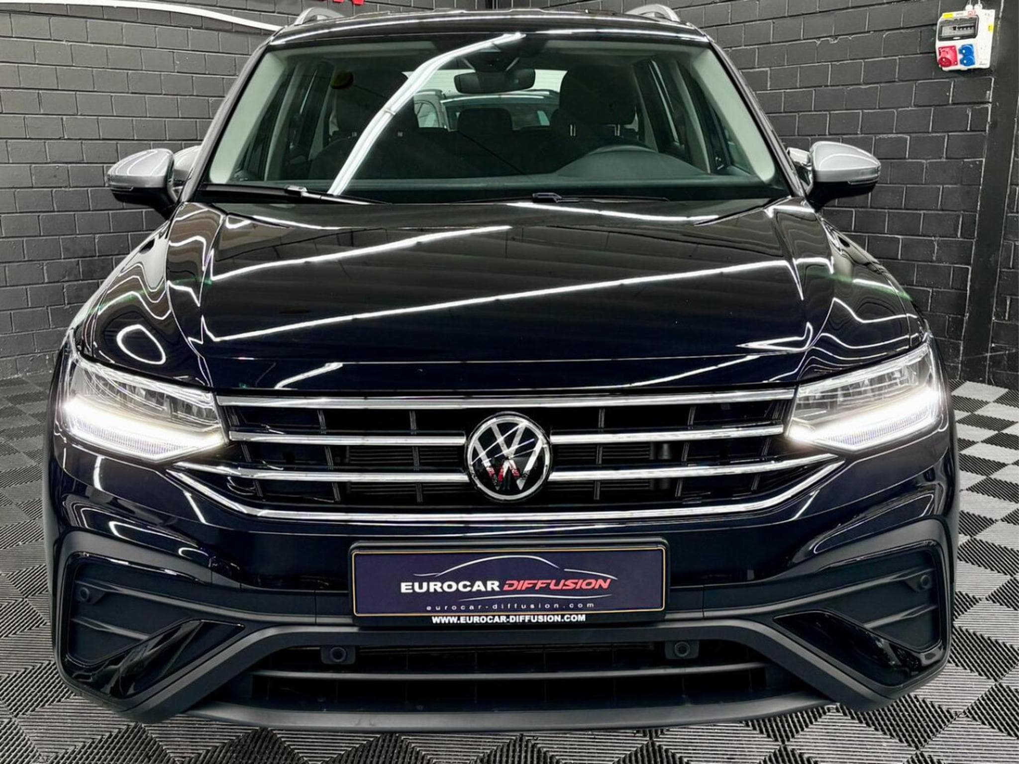 VW Tiguan Life 1.5 TSI 150 CV DSG7 *7 PLACES *ATTELAGE* *HAYON* (2025) - Foto 2