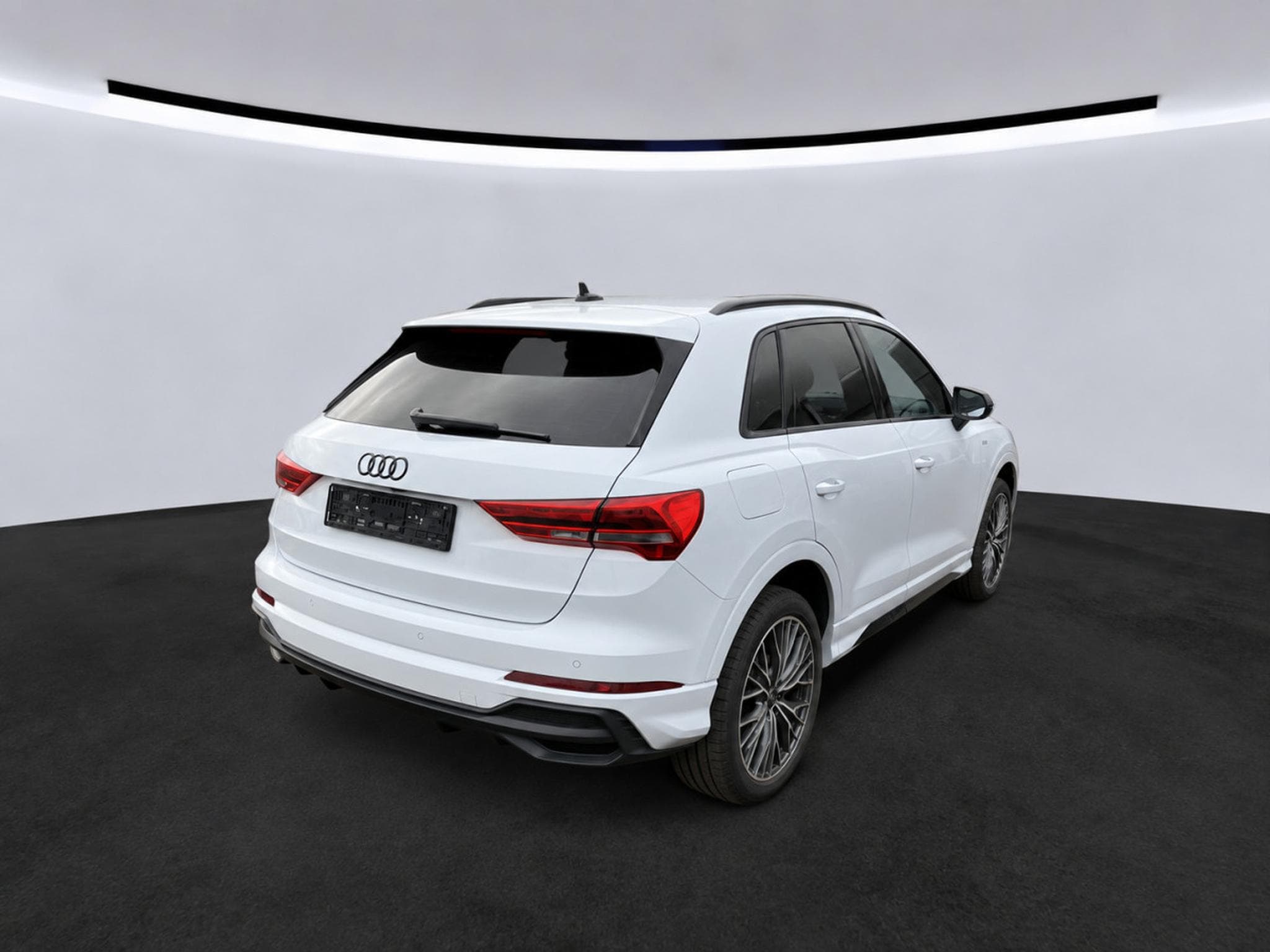 Audi Q3 S-LINE 1.5 TFSI S TRONIC 7 150 CV *ATTELAGE* HAYON * (2023) - Foto 3