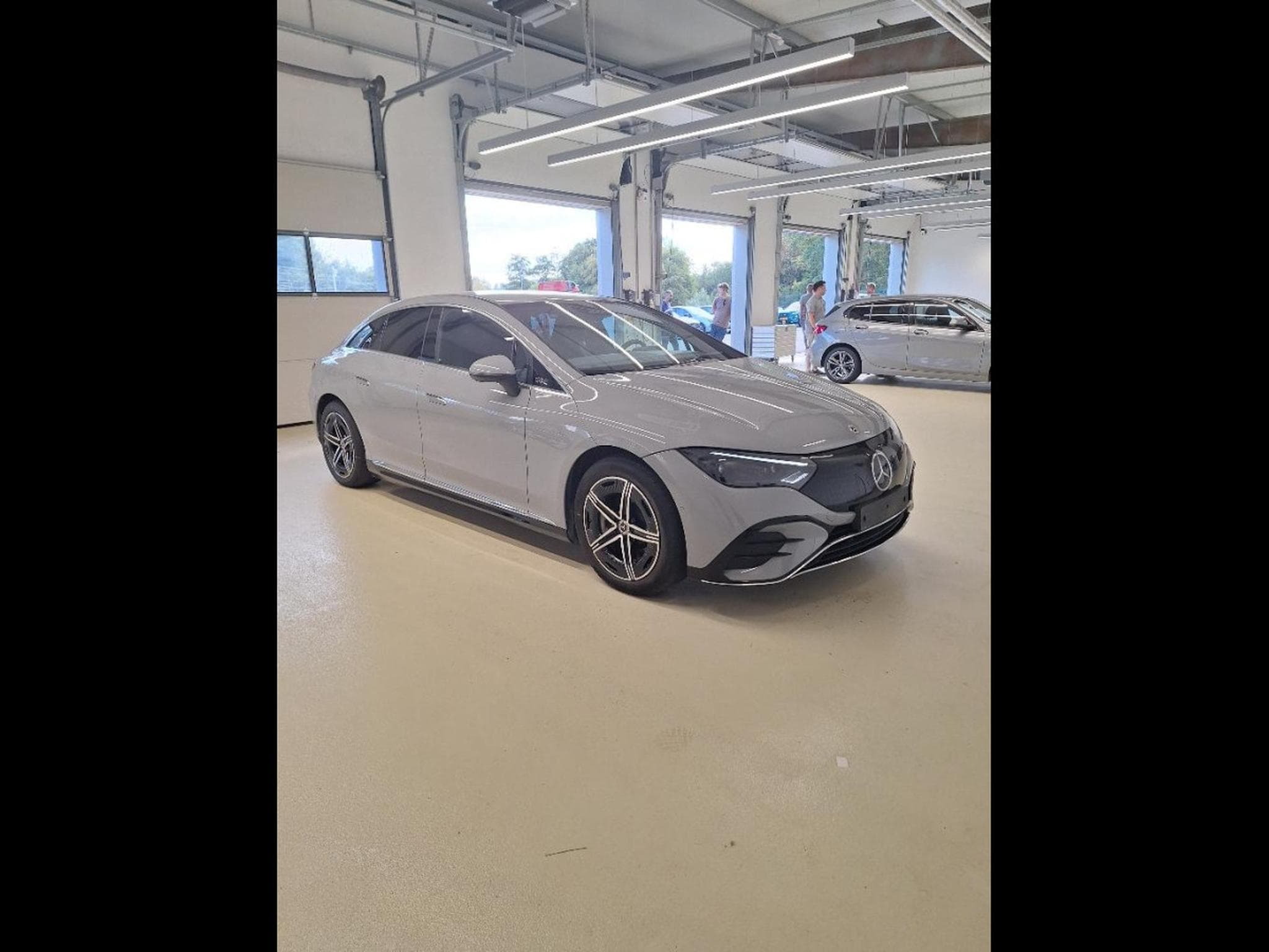Mercedes EQE 300 300 AMG LINE AUTO 96 KWH (2023) - Foto 3