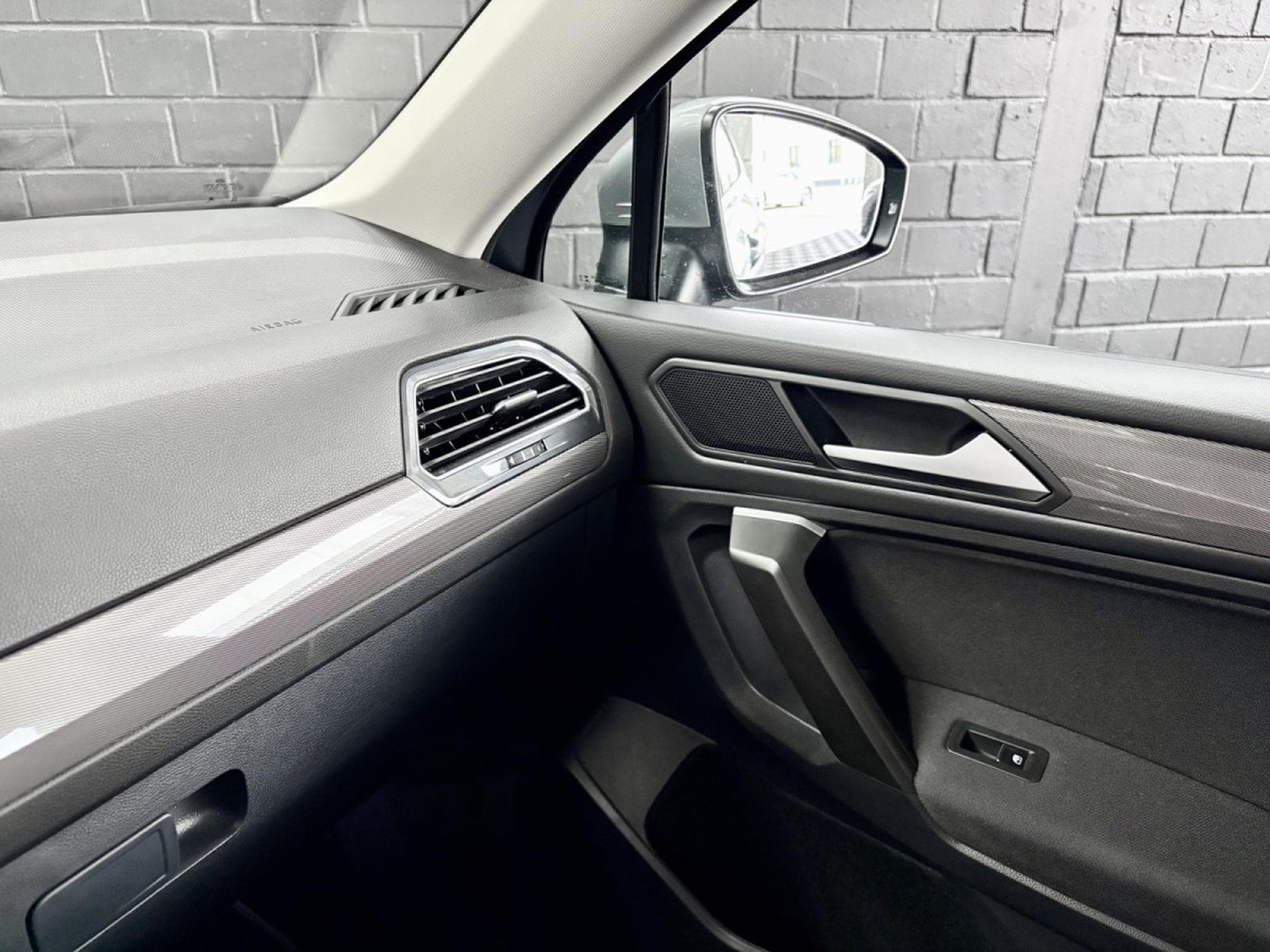 VW Tiguan Life 1.5 TSI 150 CV DSG7 *7 PLACES *ATTELAGE* *HAYON* (2025) - Foto 18