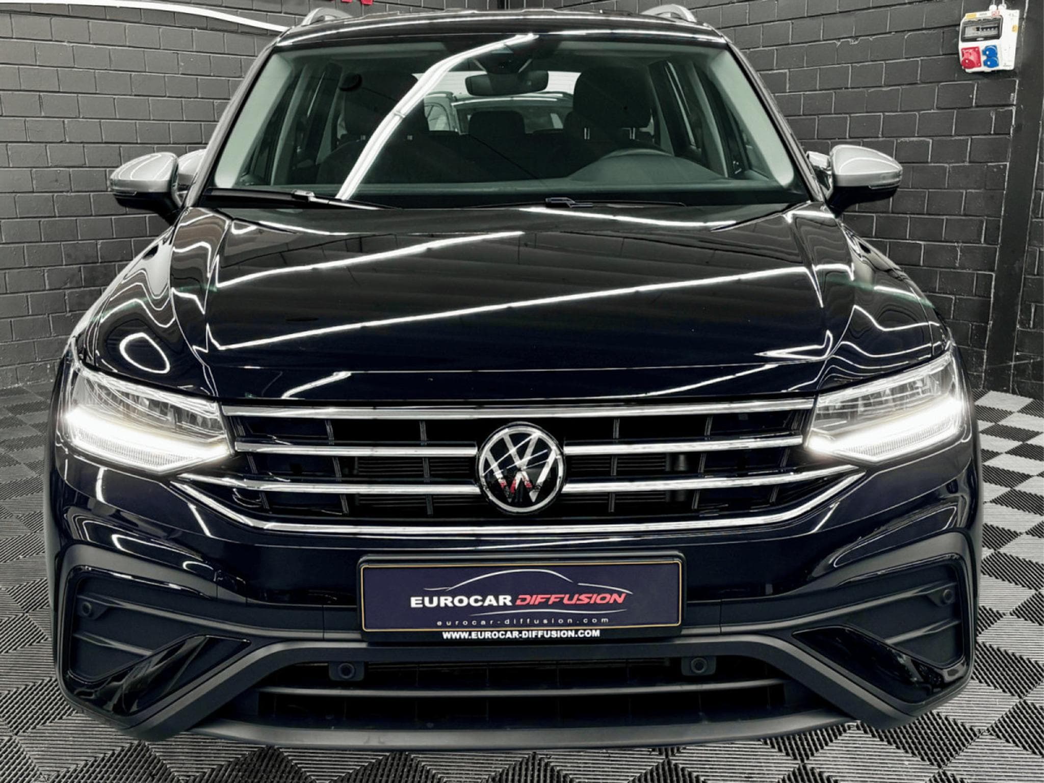VW Tiguan Life 1.5 TSI 150 CV DSG7 *7 PLACES *ATTELAGE* *HAYON* (2025) - Foto 2