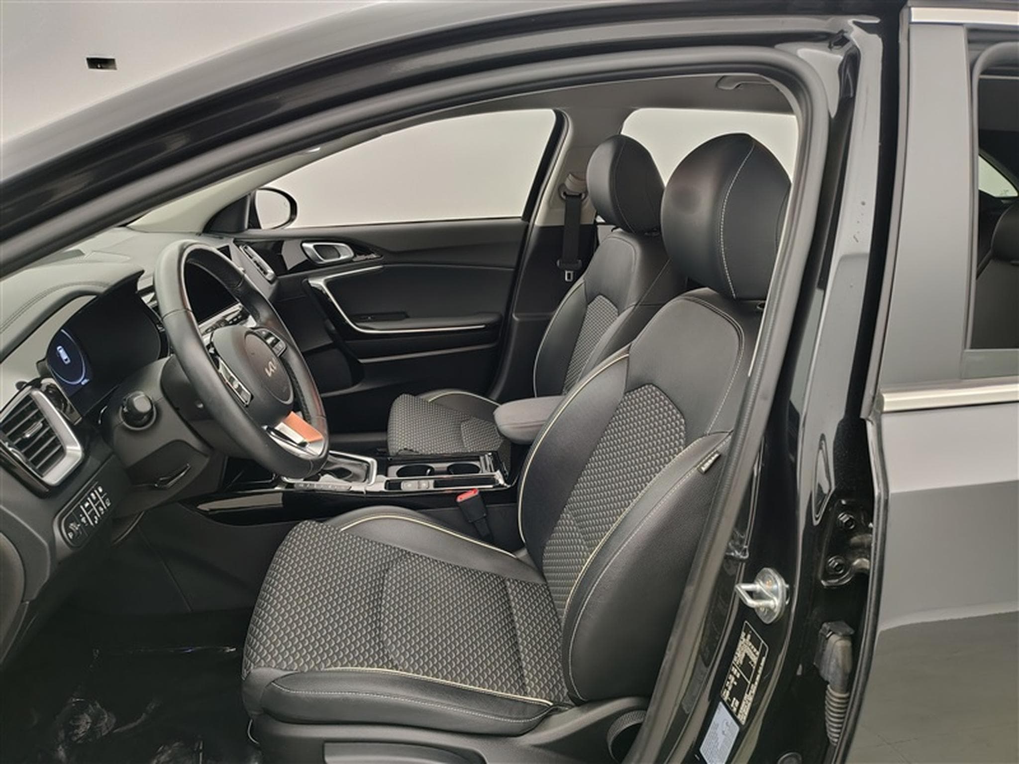 Kia Ceed Sw Ceed SW 1.6 GDi PHEV DCT Navi / Led (2022) - Photo 7