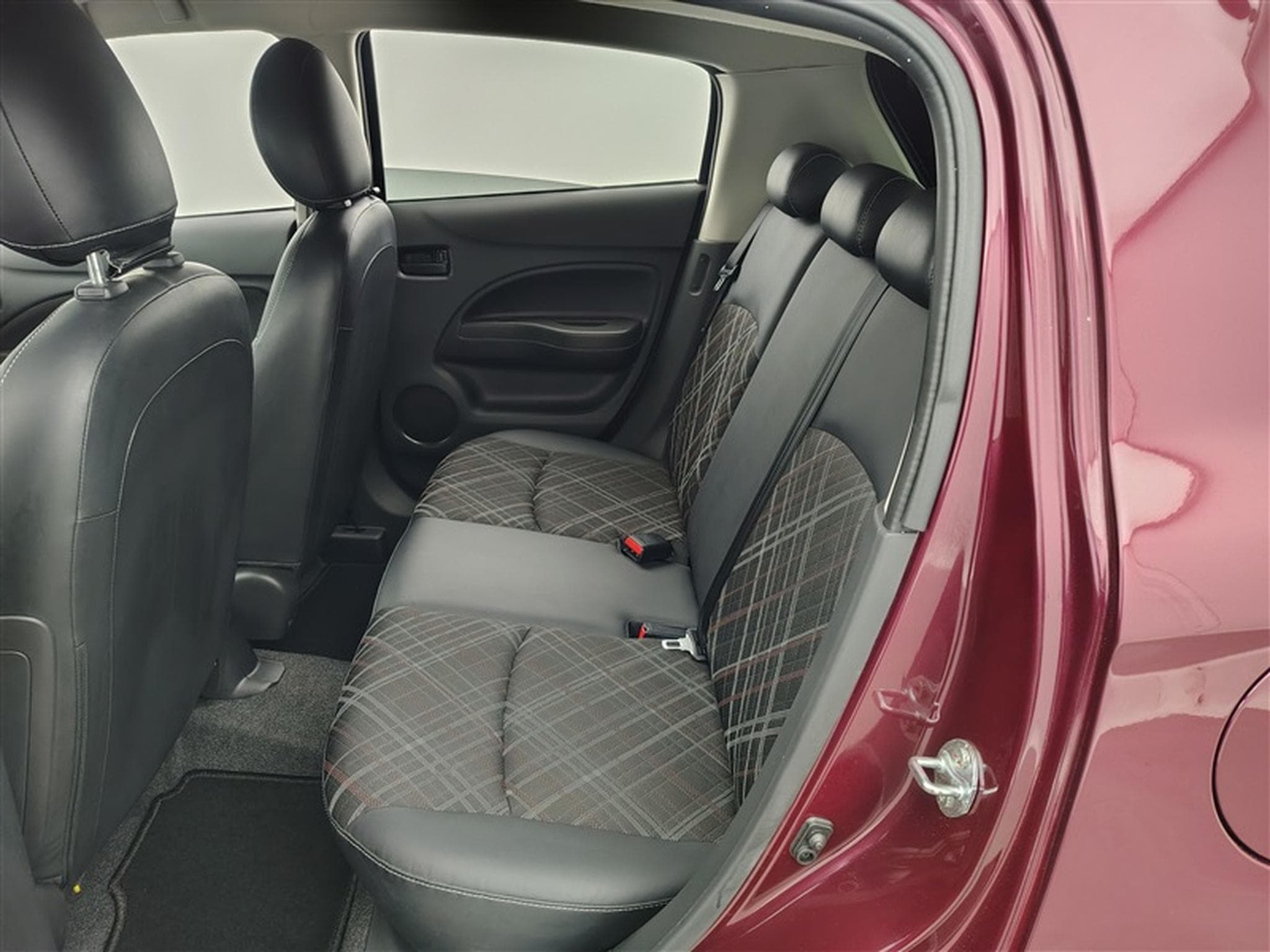 Mitsubishi Space Star 1.2i Diamond Edition (2020) - Photo 13