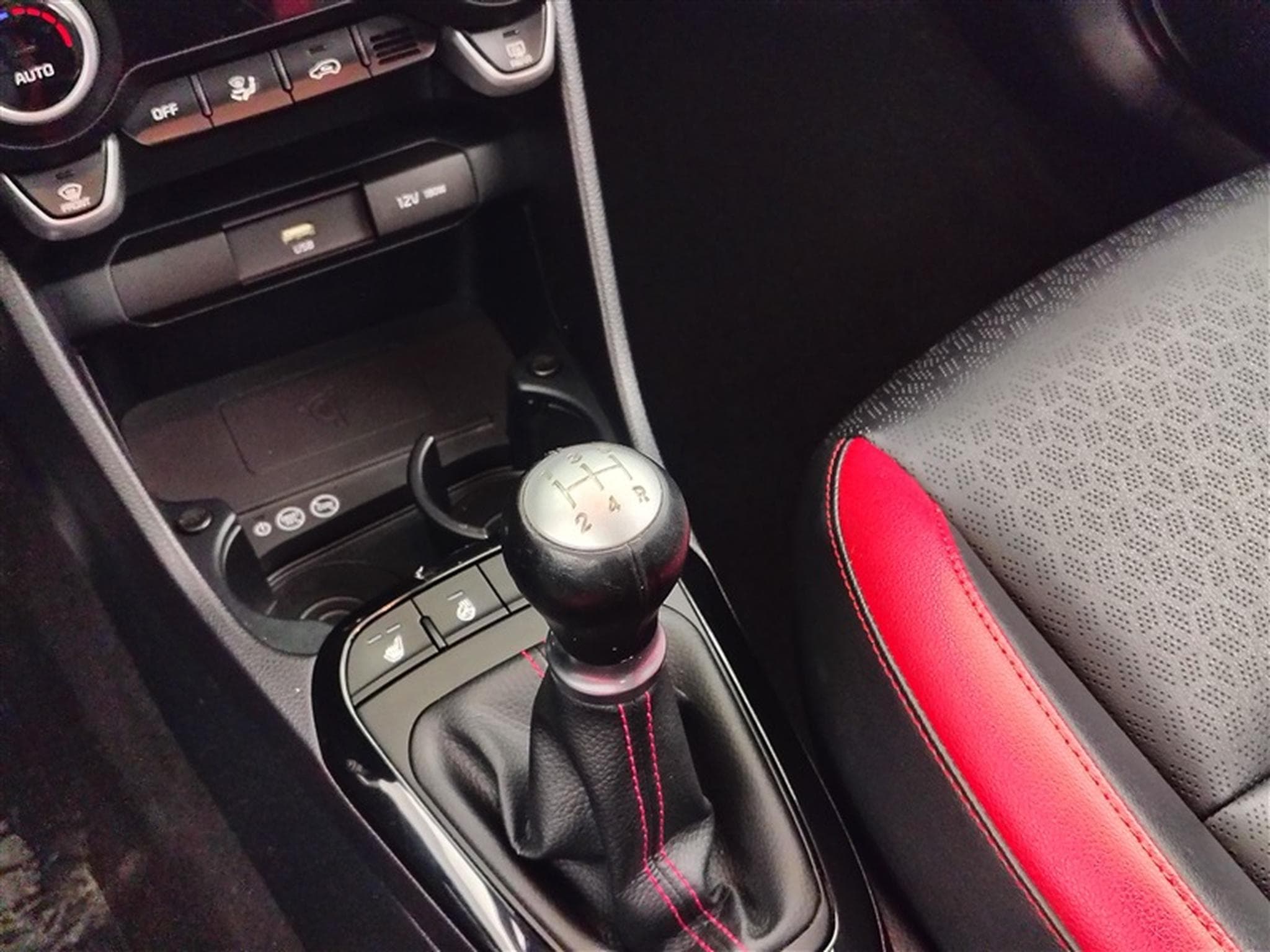 Kia Picanto 1.2i GT Line ISG°NAV°CARPLAY°CAM°PDC°JA16 (2021) - Photo 11