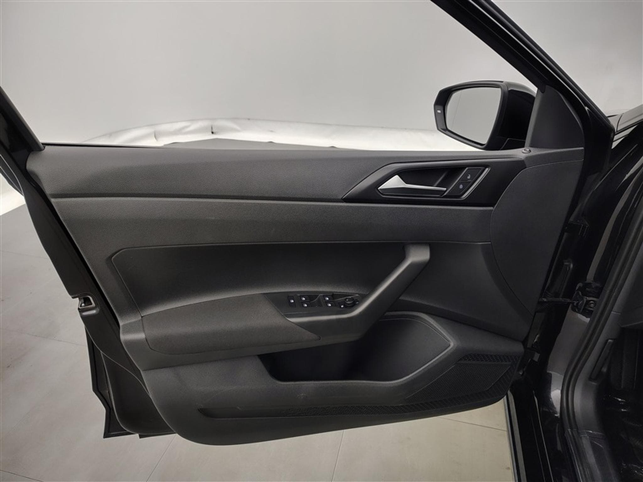 VW Polo 1.0 MPI Carplay / Led / PDC (2024) - Photo 17
