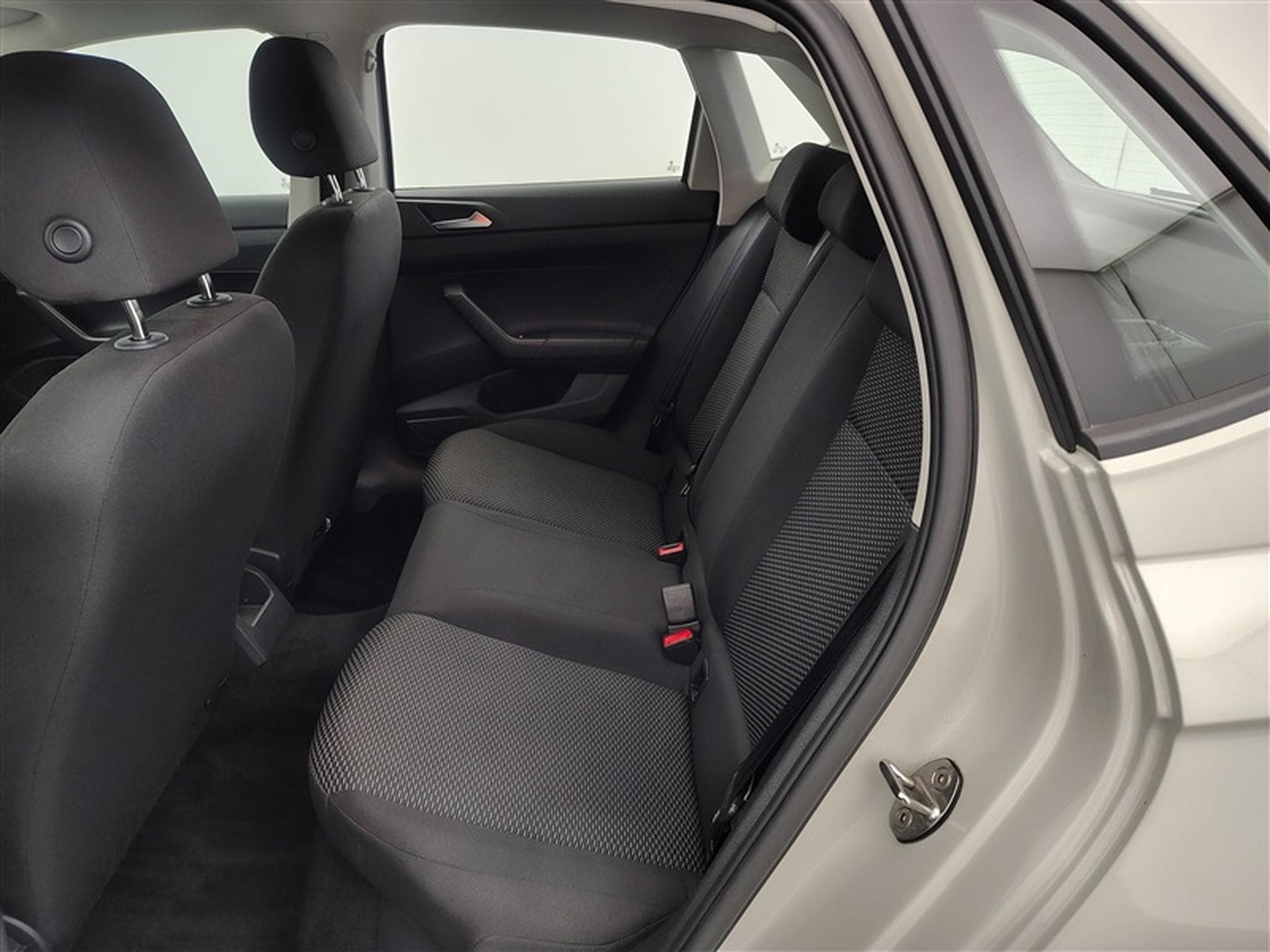 VW Polo 1.0 MPI Carplay / Led / PDC av+ar (2024) - Photo 13