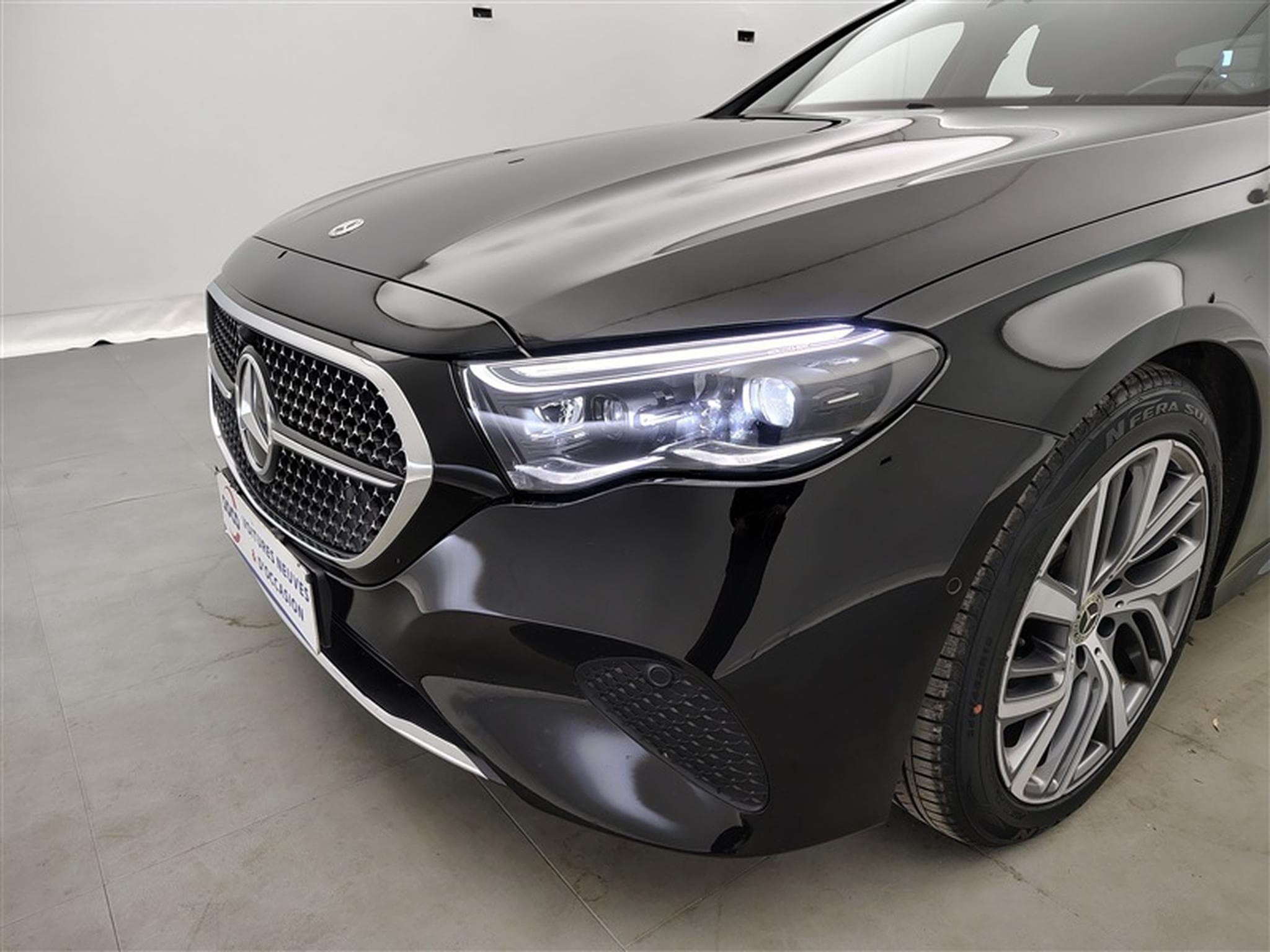Mercedes E 200 E 200 Business AUTO NAVI 10" / FULL LED / PDC AV+AR / JA17" (2024) - Photo 15