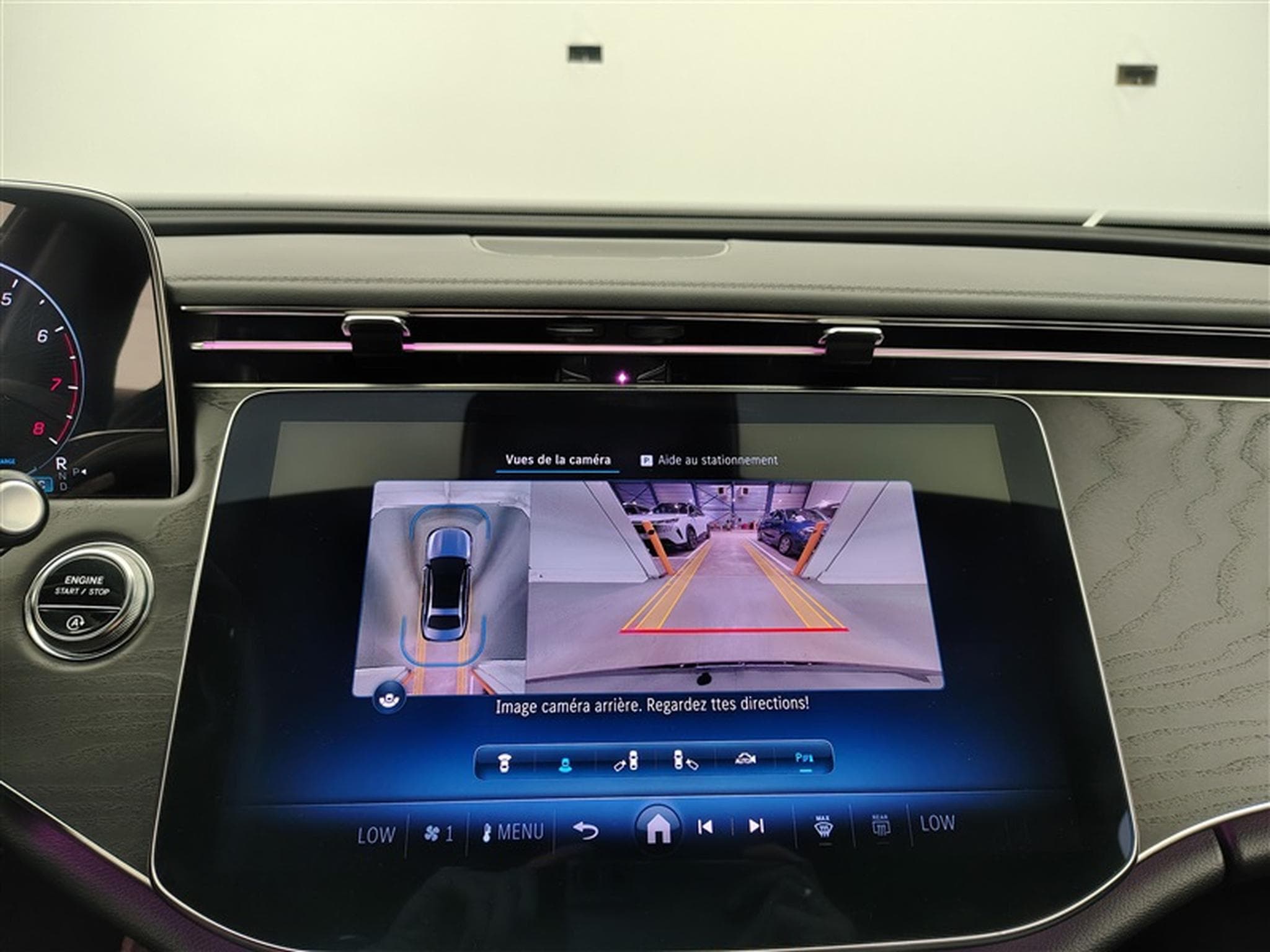 Mercedes E 200 E 200 Business AUTO NAVI 10" / FULL LED / PDC AV+AR / JA17" (2024) - Photo 18
