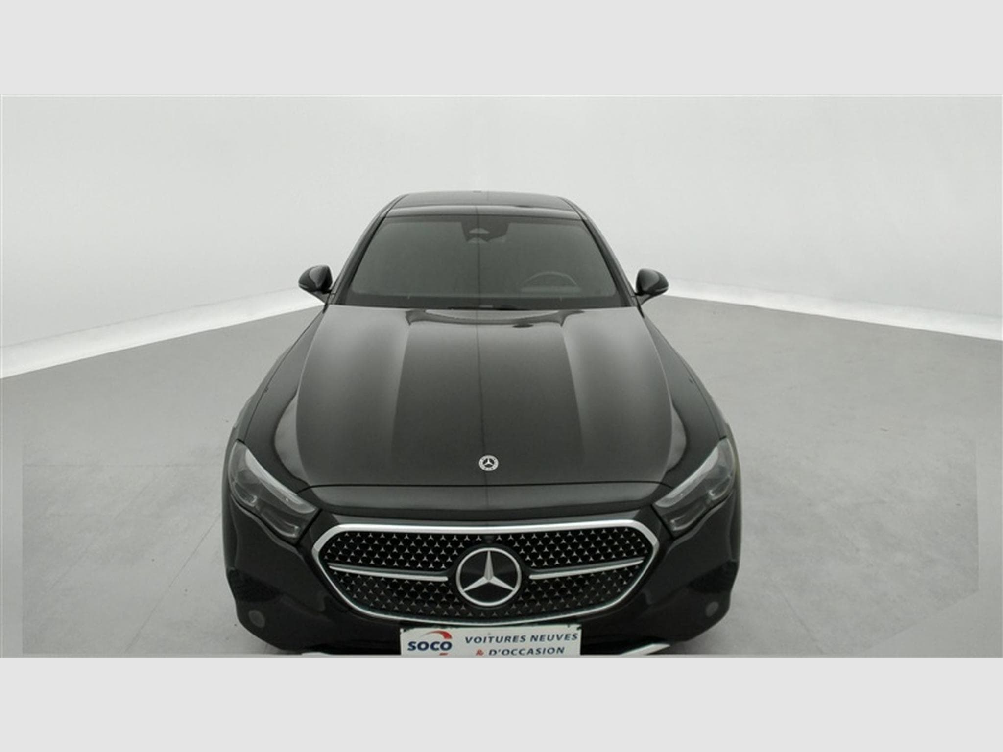 Mercedes E 200 E 200 Business AUTO NAVI 10" / FULL LED / PDC AV+AR / JA17" (2024) - Photo 4