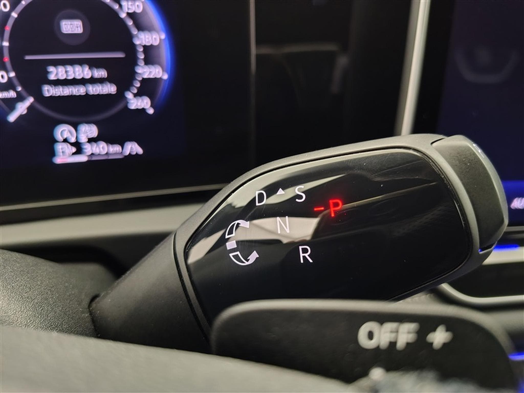 VW Tiguan 1.5 eTSI 150Cv DSG New R-Line *NAVI/COCKPIT/CAMERA/SG CH"* (2024) - Photo 12