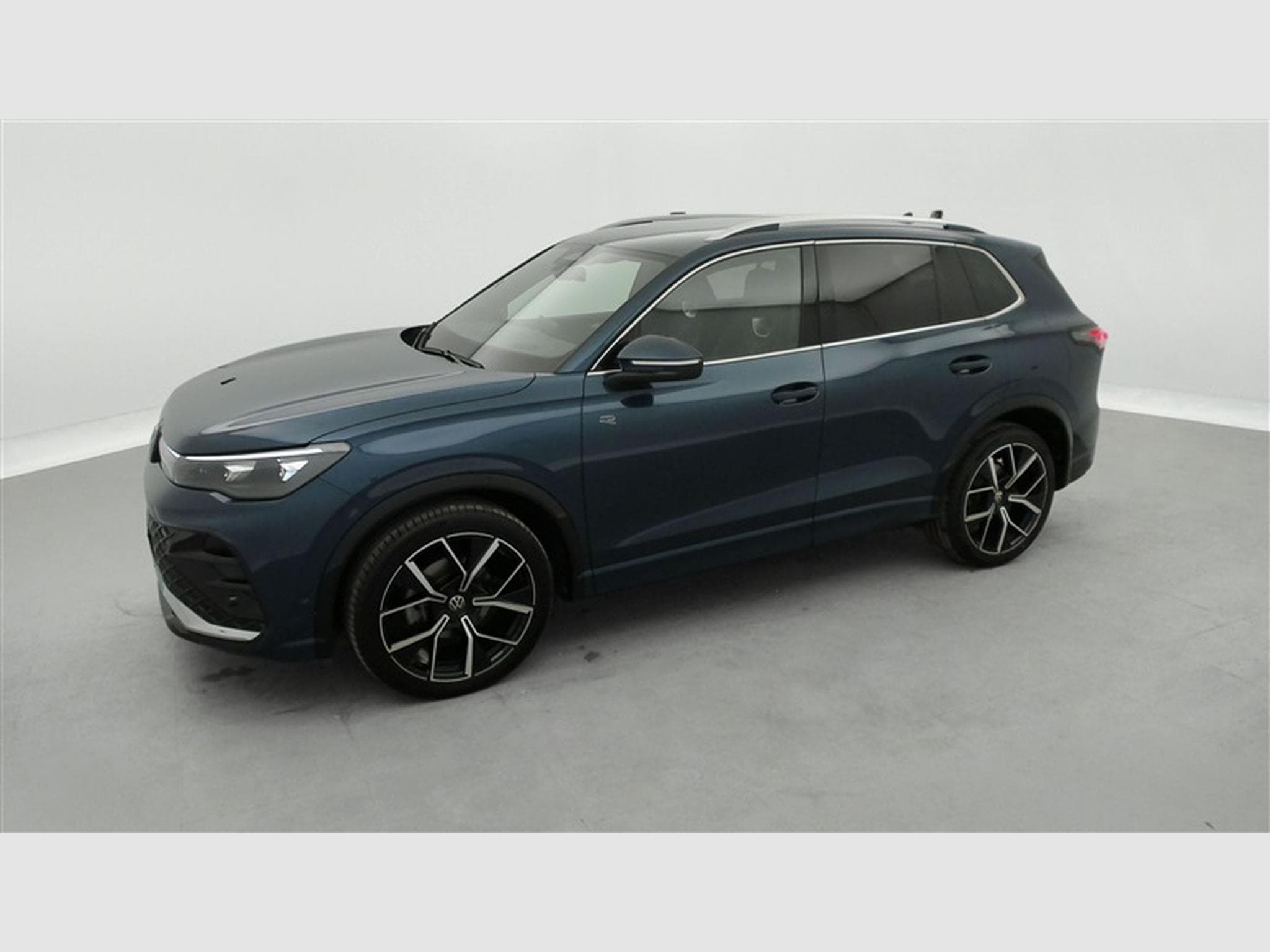 VW Tiguan 1.5 eTSI 150Cv DSG New R-Line *NAVI/COCKPIT/CAMERA/SG CH"* (2024) - Photo 23