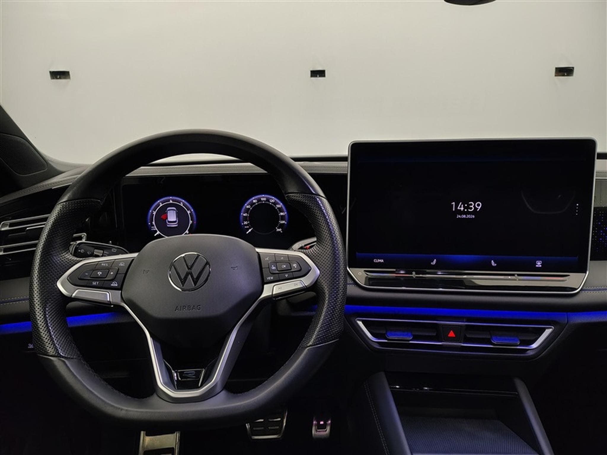 VW Tiguan 1.5 eTSI 150Cv DSG New R-Line *NAVI/COCKPIT/CAMERA/SG CH"* (2024) - Photo 9