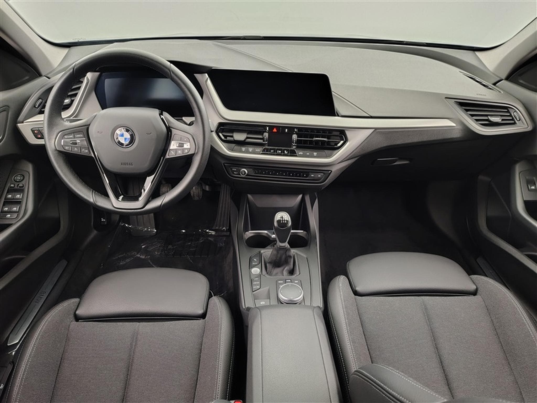 BMW 118 i NAVI / S-CUIR SPORT / FULL LED (2022) - Photo 8