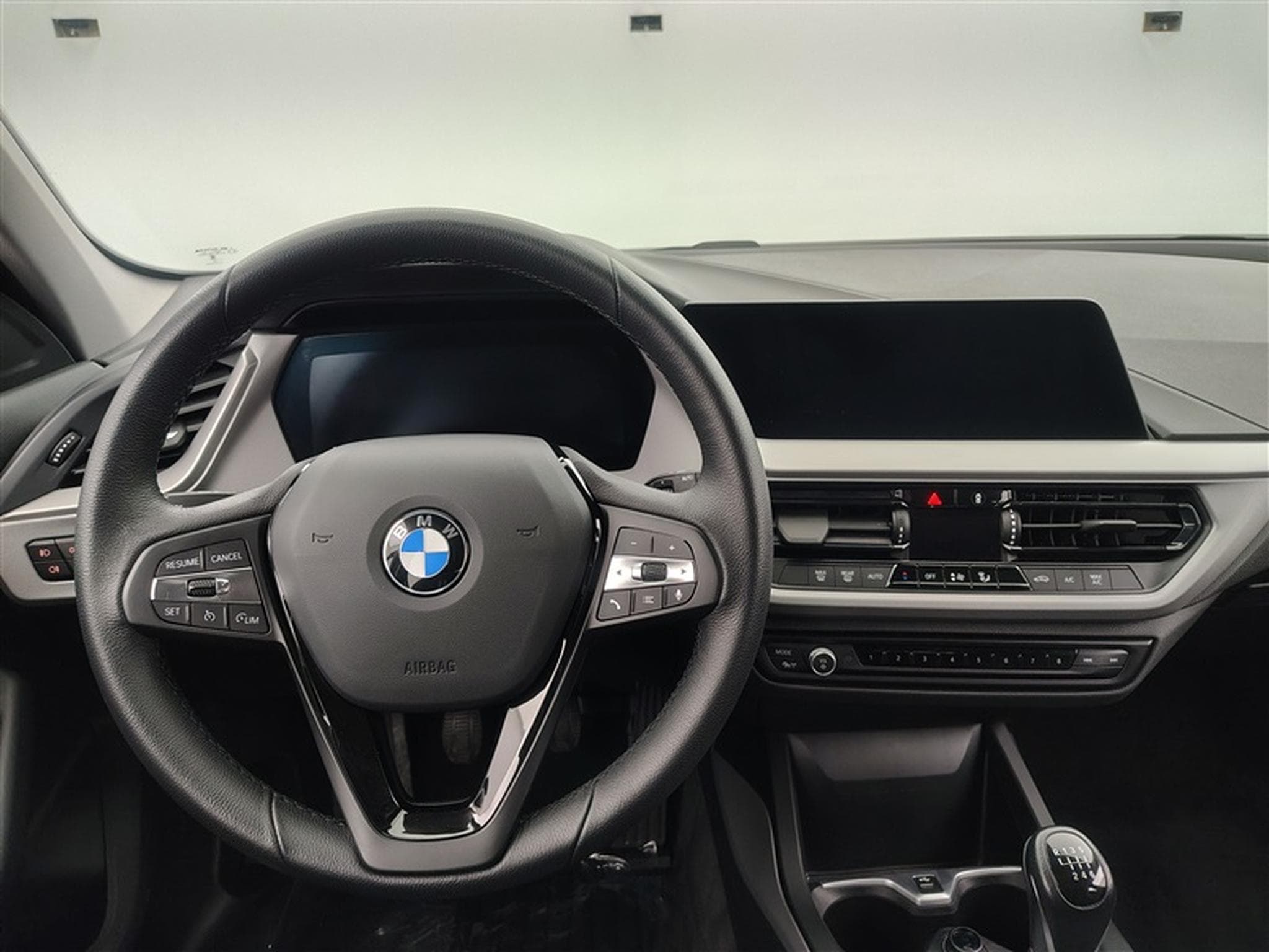 BMW 118 i NAVI / S-CUIR SPORT / FULL LED (2022) - Photo 9
