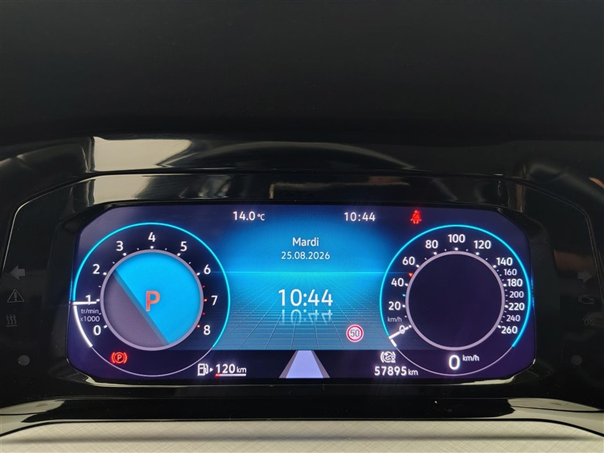 VW Golf 1.0 eTSI Life DSG NAVI / FULL LED / CARPLAY (2023) - Photo 10