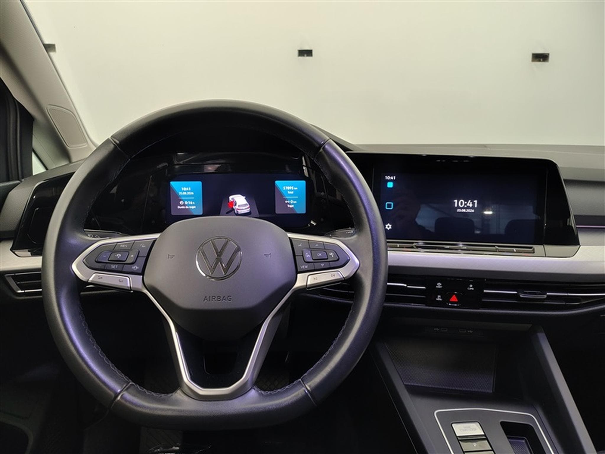 VW Golf 1.0 eTSI Life DSG NAVI / FULL LED / CARPLAY (2023) - Photo 9