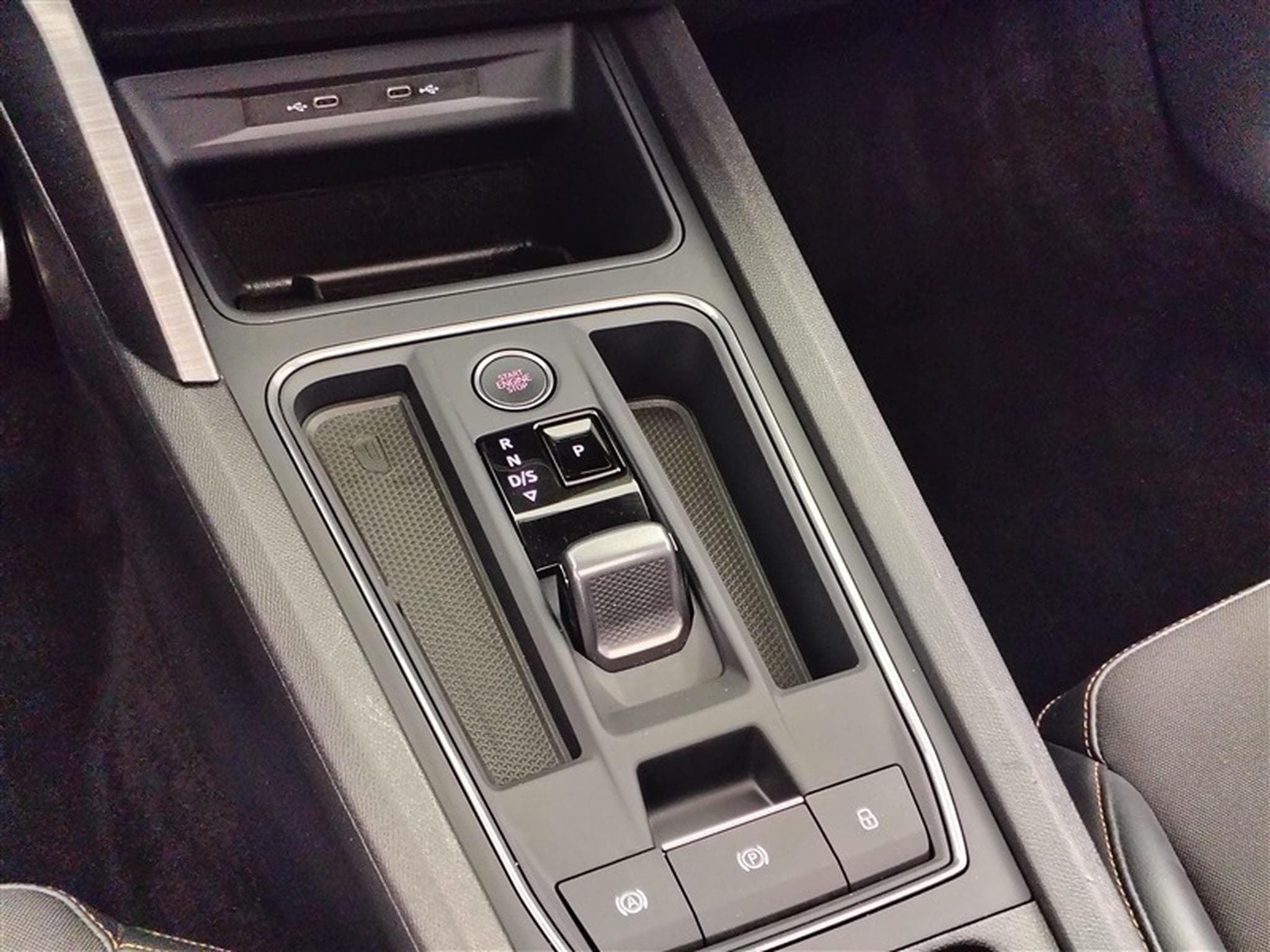 Cupra Leon Leon ST e-Hybrid 1.4 PHEV S-CUIR / NAVI / TO PANO / CAMERA (2023) - Photo 12