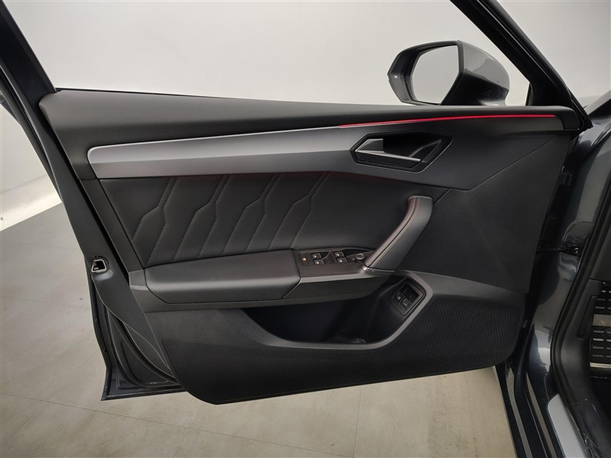 Cupra Leon Leon ST e-Hybrid 1.4 PHEV S-CUIR / NAVI / TO PANO / CAMERA (2023) - Photo 17