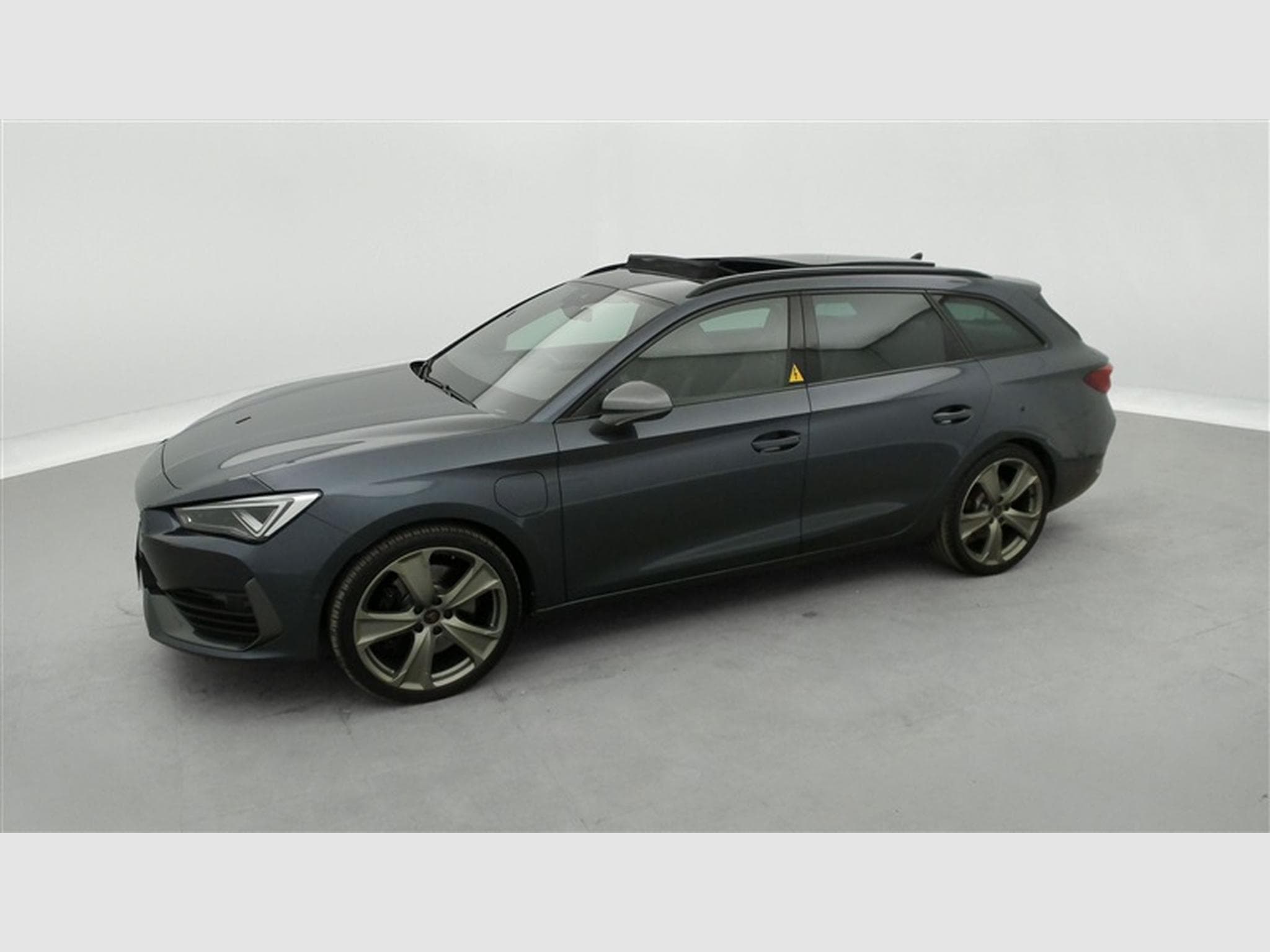 Cupra Leon Leon ST e-Hybrid 1.4 PHEV S-CUIR / NAVI / TO PANO / CAMERA (2023) - Photo 23