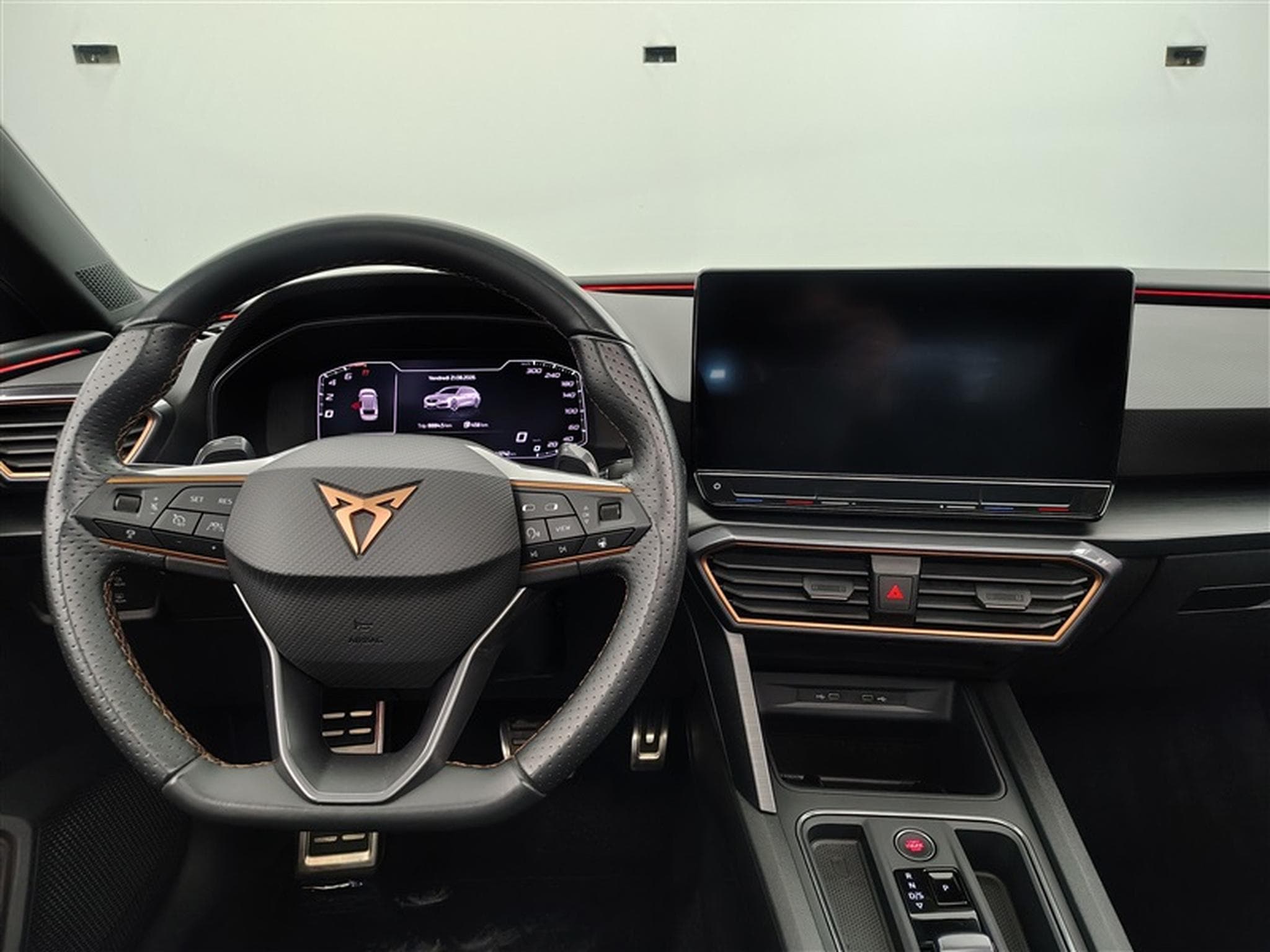 Cupra Leon Leon ST e-Hybrid 1.4 PHEV S-CUIR / NAVI / TO PANO / CAMERA (2023) - Photo 9