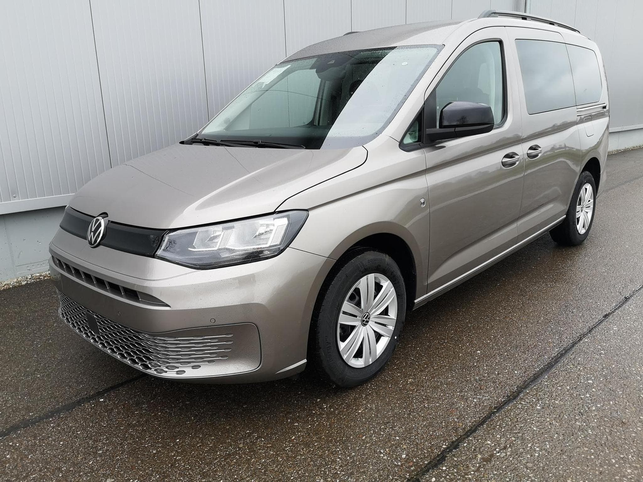 VW Caddy Basis (2026) - Foto 1