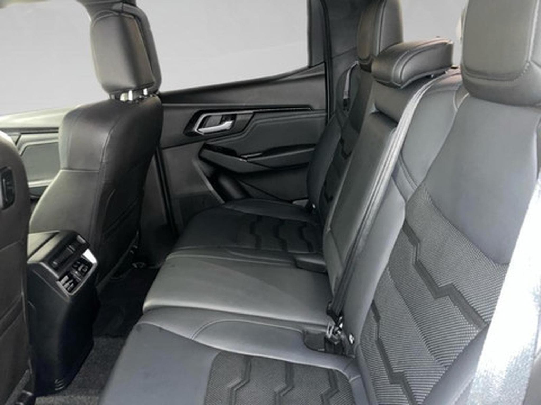 Isuzu D-Max D-MAX DC Euro6d L AT 4x4 (2024) - Foto 11
