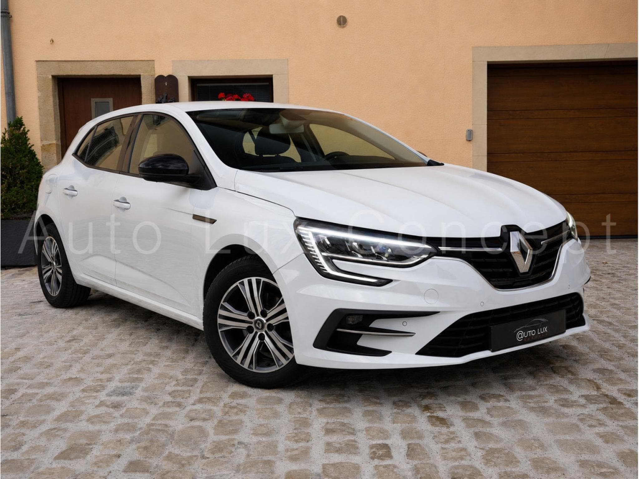 Renault Megane 1.5 dCi 115 EDC7 Equilibre (2024) - Photo 2