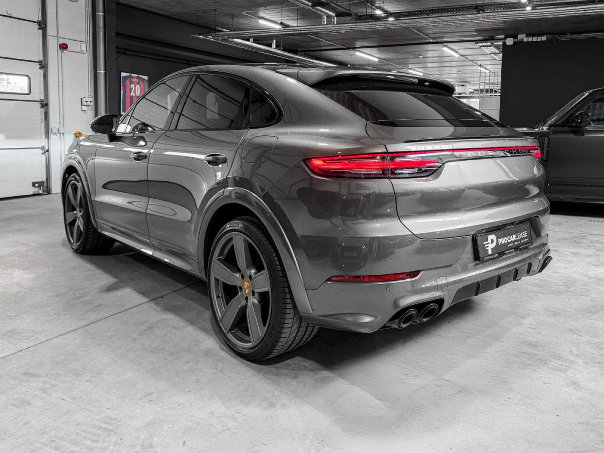 Porsche Cayenne Coupe E-Hybrid/Panorama/22 (2021) - Photo 12