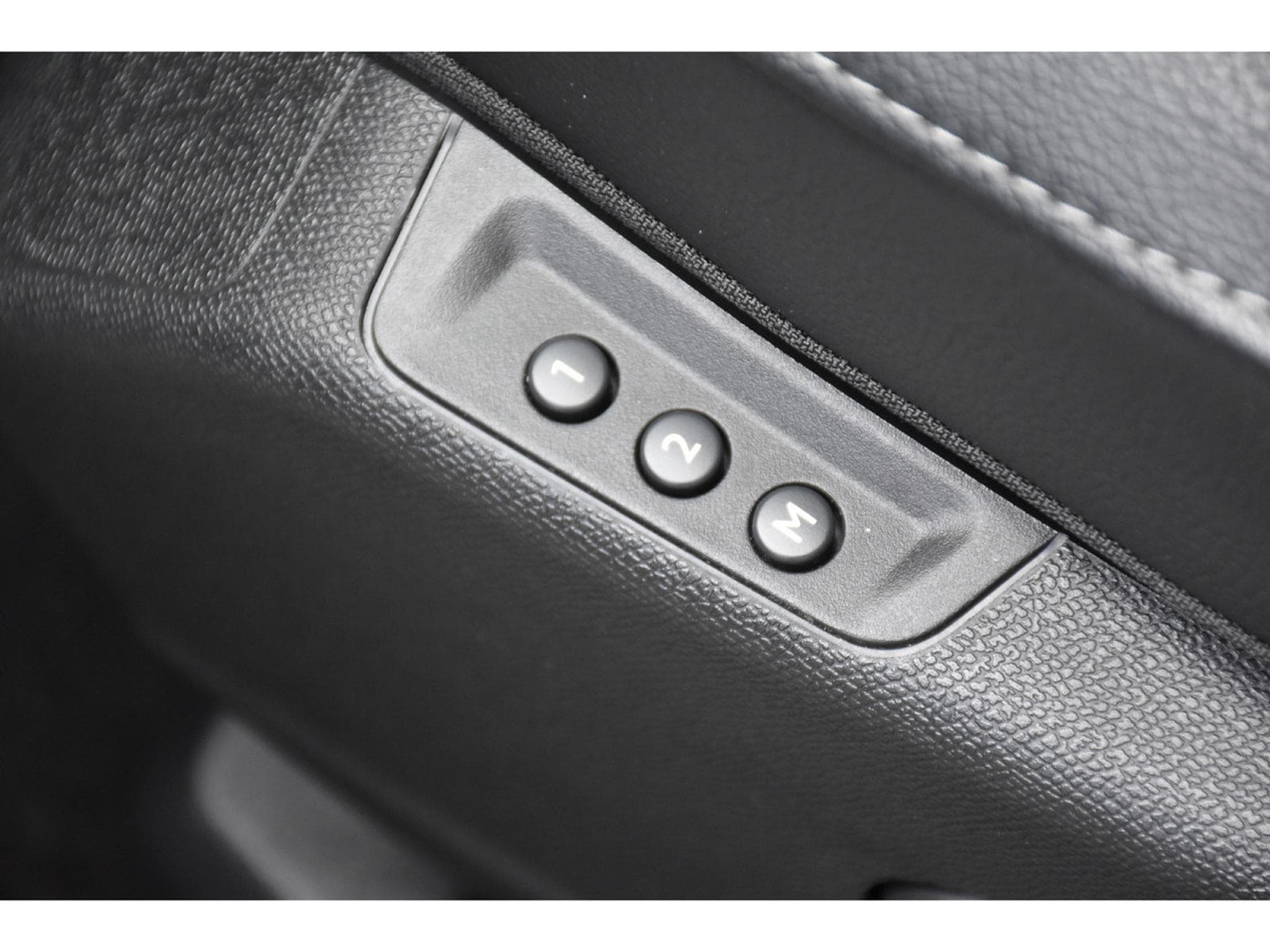 DS Automobiles DS7 1.5 HDI Performance Line EAT8 MEMO ACC SIDE CAM360 (2025) - Foto 20