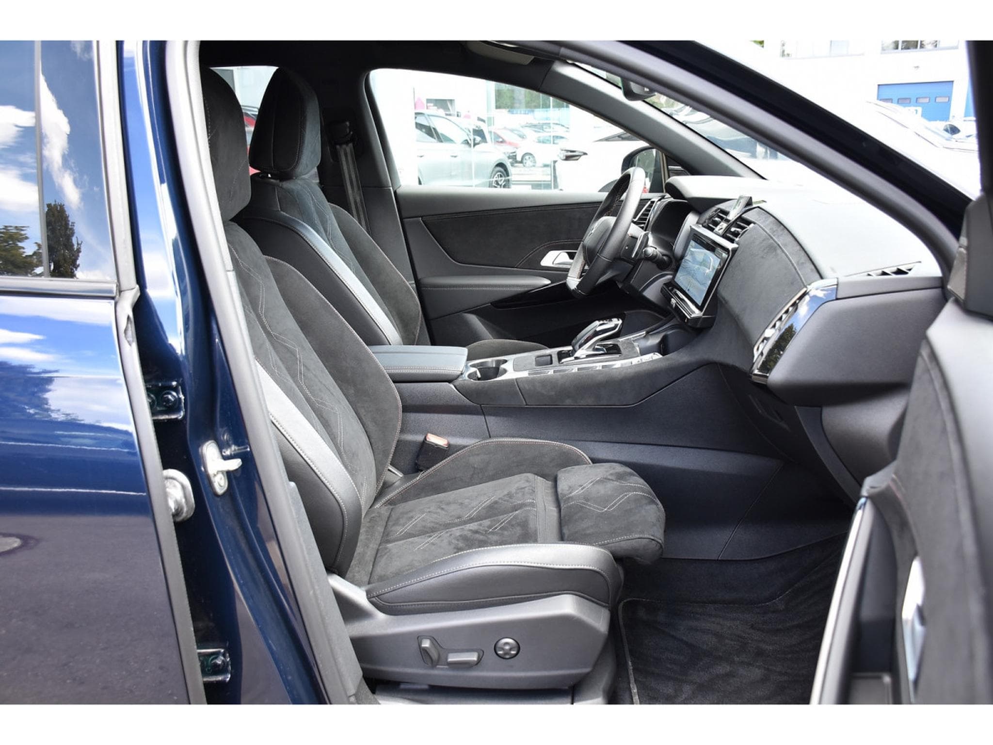 DS Automobiles DS7 1.5 HDI Performance Line EAT8 MEMO ACC SIDE CAM360 (2025) - Foto 7