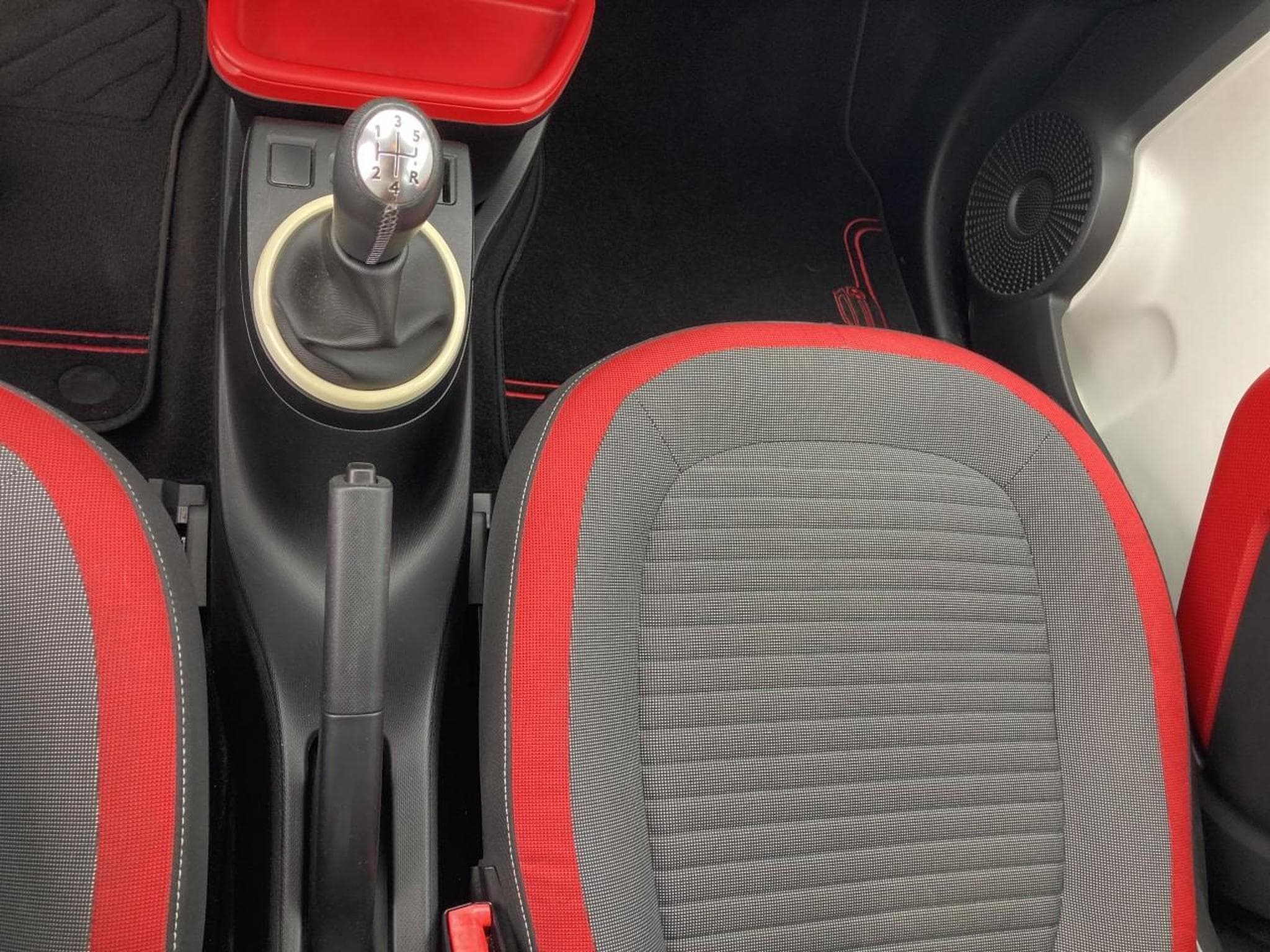 Renault Twingo 1.0 SCE 70 INTENS (2015) - Photo 18