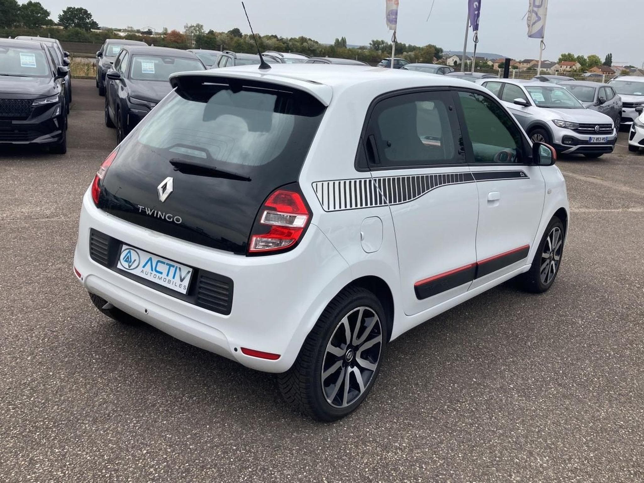 Renault Twingo 1.0 SCE 70 INTENS (2015) - Photo 5