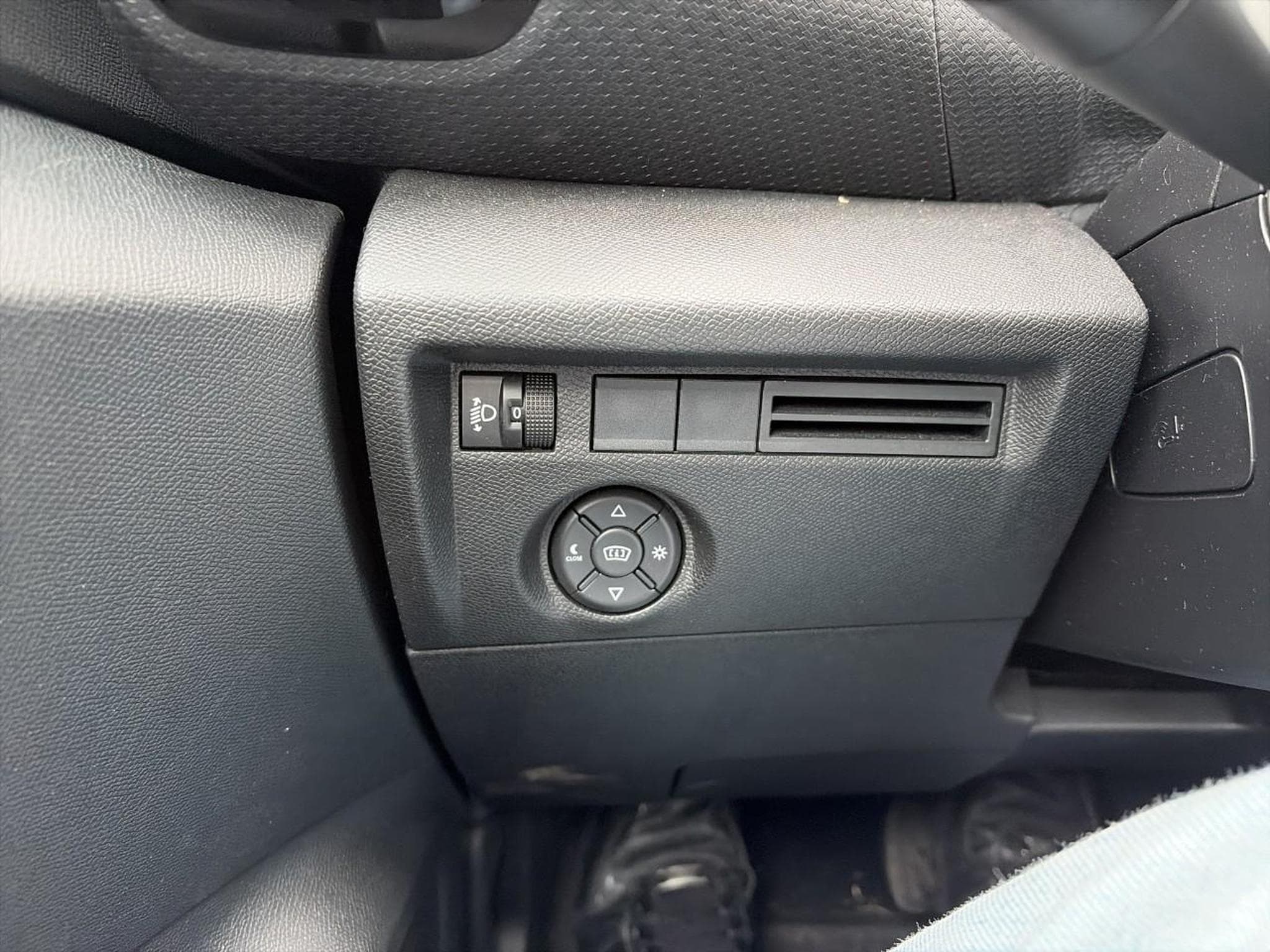 Citroen C4 1.5 BLUEHDI 130 MAX AUTOMATIQUE (2024) - Photo 12