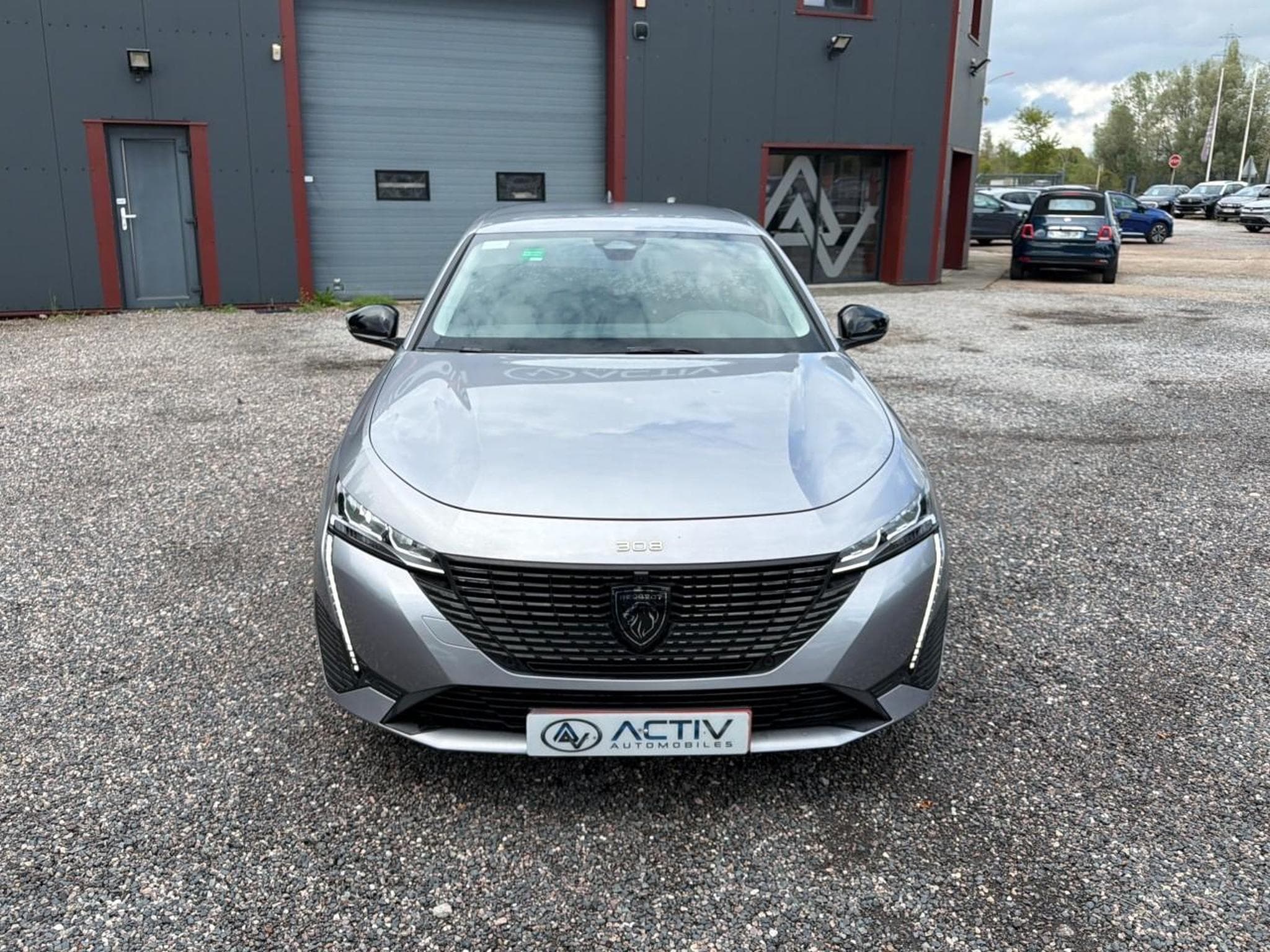Peugeot 308 1.5 BLUEHDI 130 ALLURE EAT8 (2025) - Photo 2
